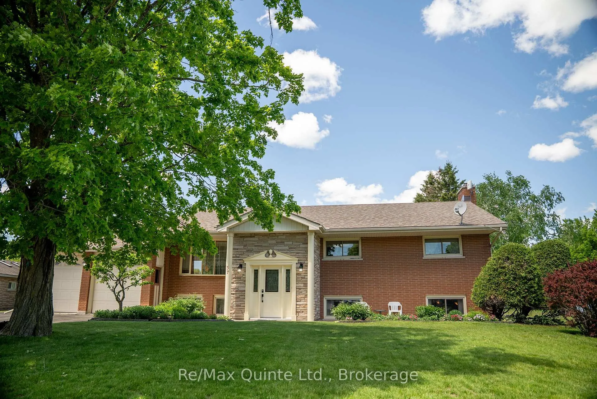 Photo 2 of 37 Wickens Street, Quinte West, Sidney Ward — HOMEH