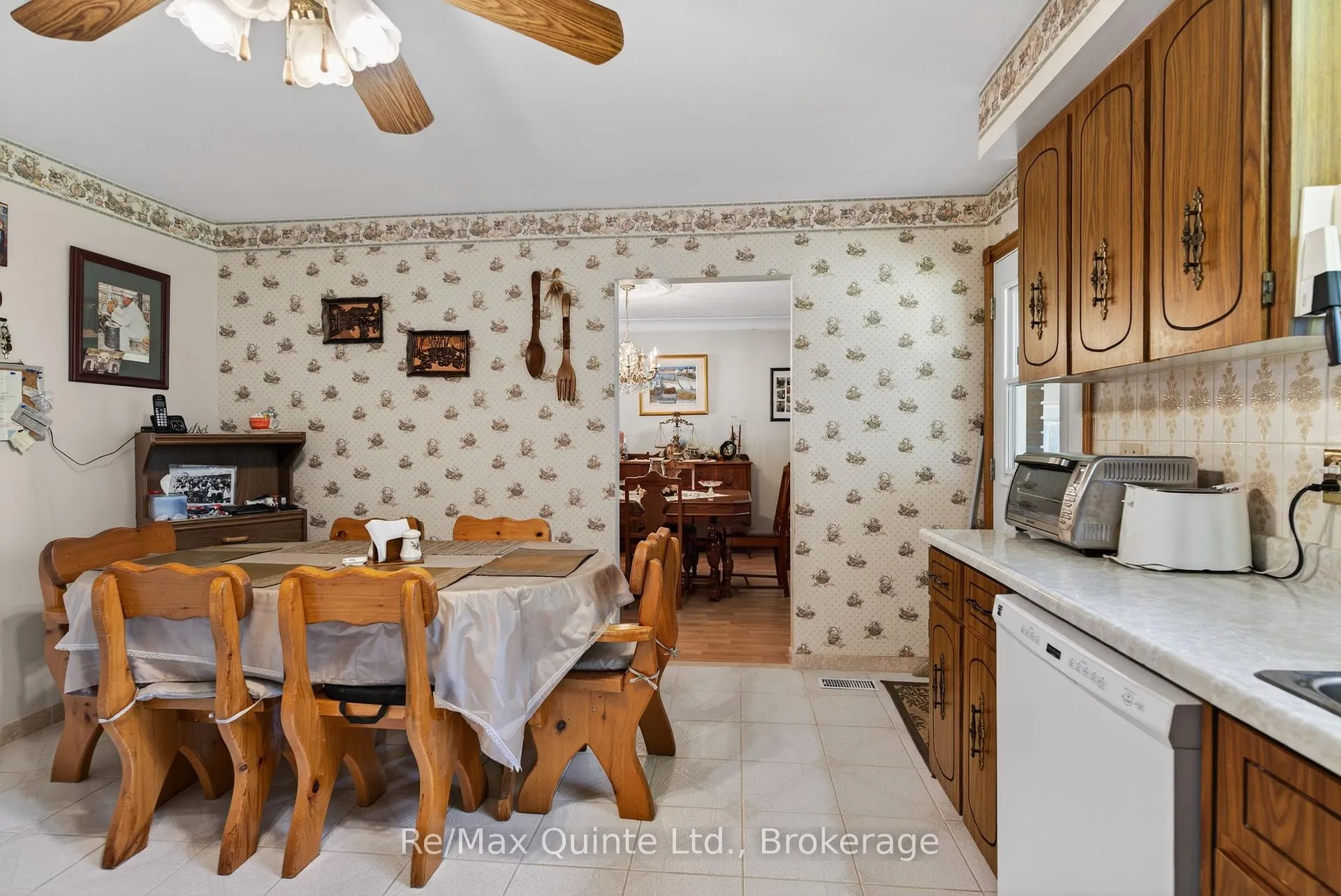 Photo 12 of 37 Wickens Street, Quinte West, Sidney Ward — HOMEH