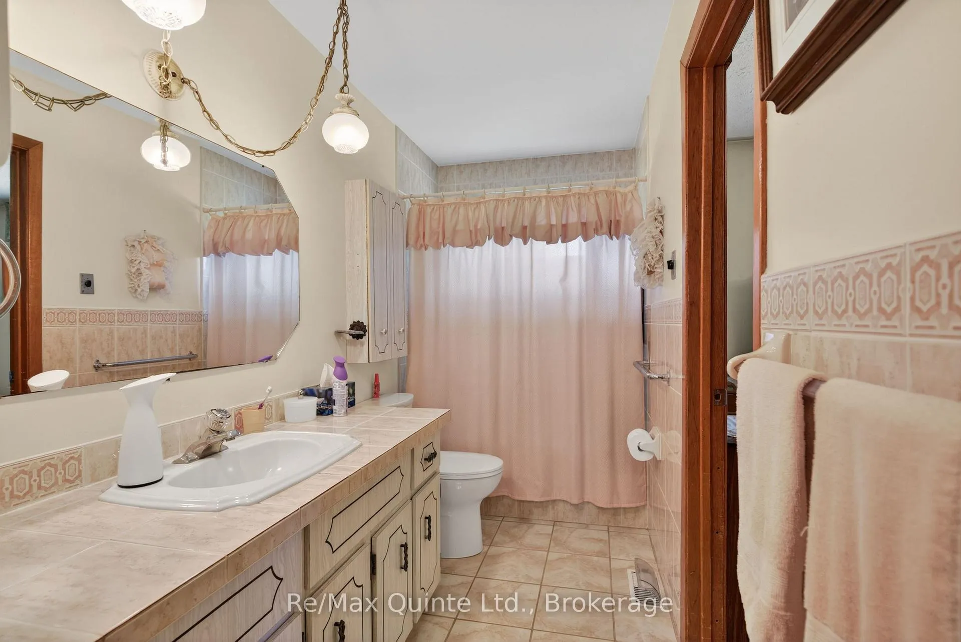 Photo 21 of 37 Wickens Street, Quinte West, Sidney Ward — HOMEH