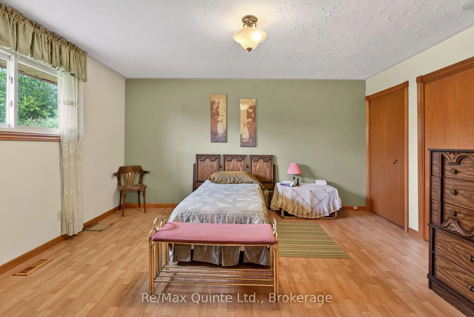 Photo 24 of 37 Wickens Street, Quinte West, Sidney Ward — HOMEH