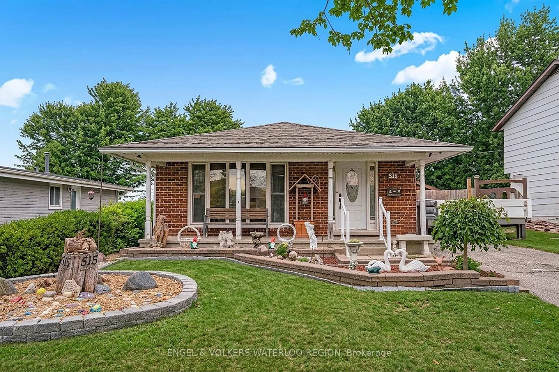 Photo 2 of 515 Strasburg Road, Kitchener, Alpine — HOMEH