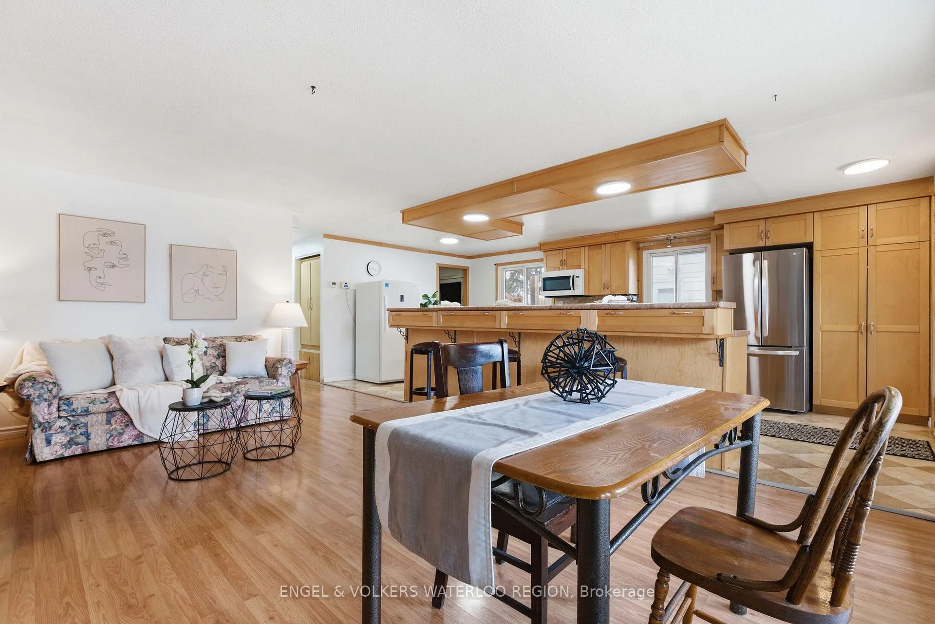 Photo 4 of 515 Strasburg Road, Kitchener, Alpine — HOMEH