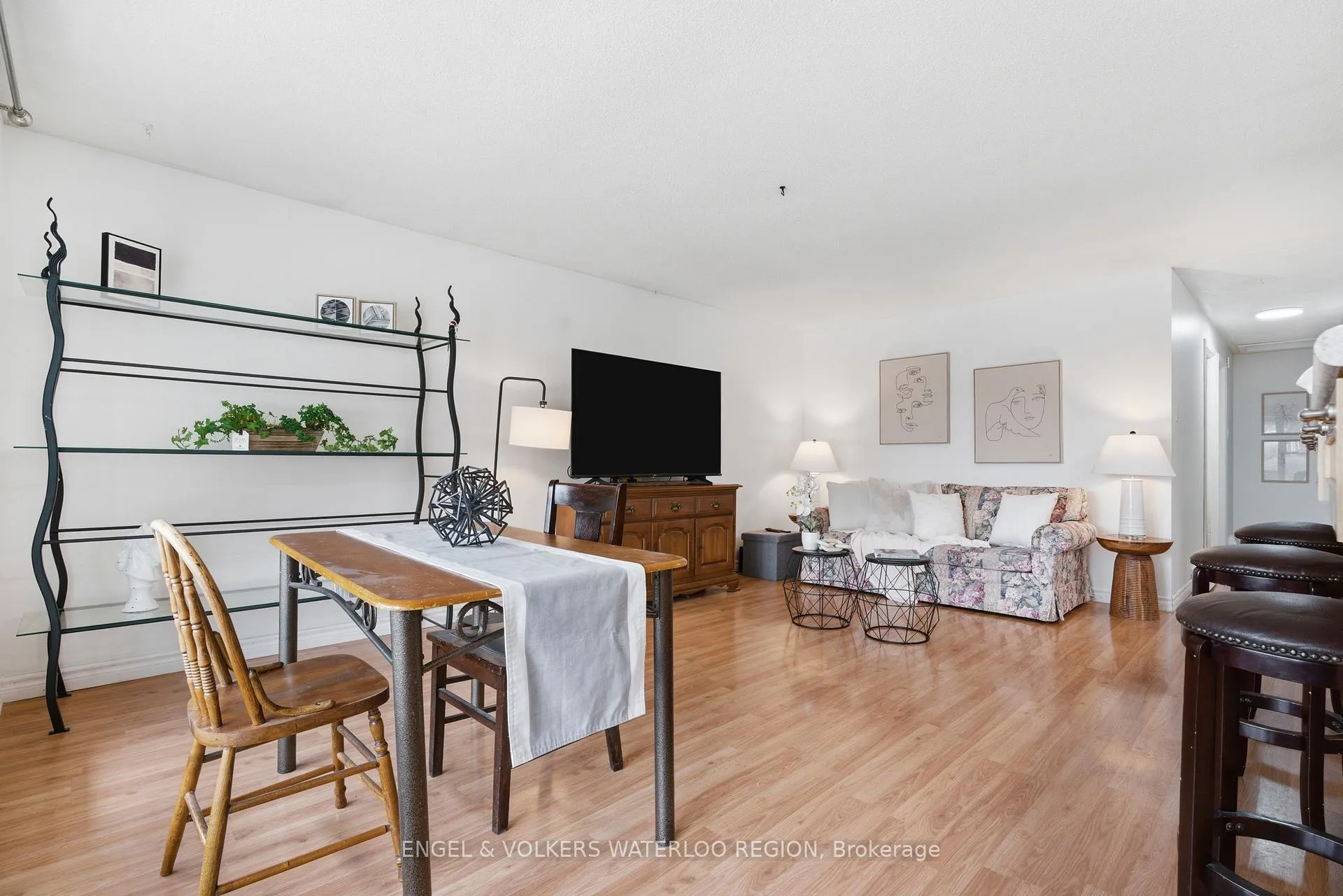 Photo 5 of 515 Strasburg Road, Kitchener, Alpine — HOMEH
