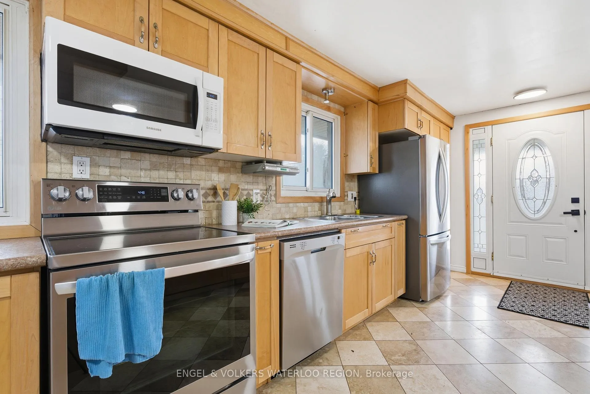 Photo 7 of 515 Strasburg Road, Kitchener, Alpine — HOMEH