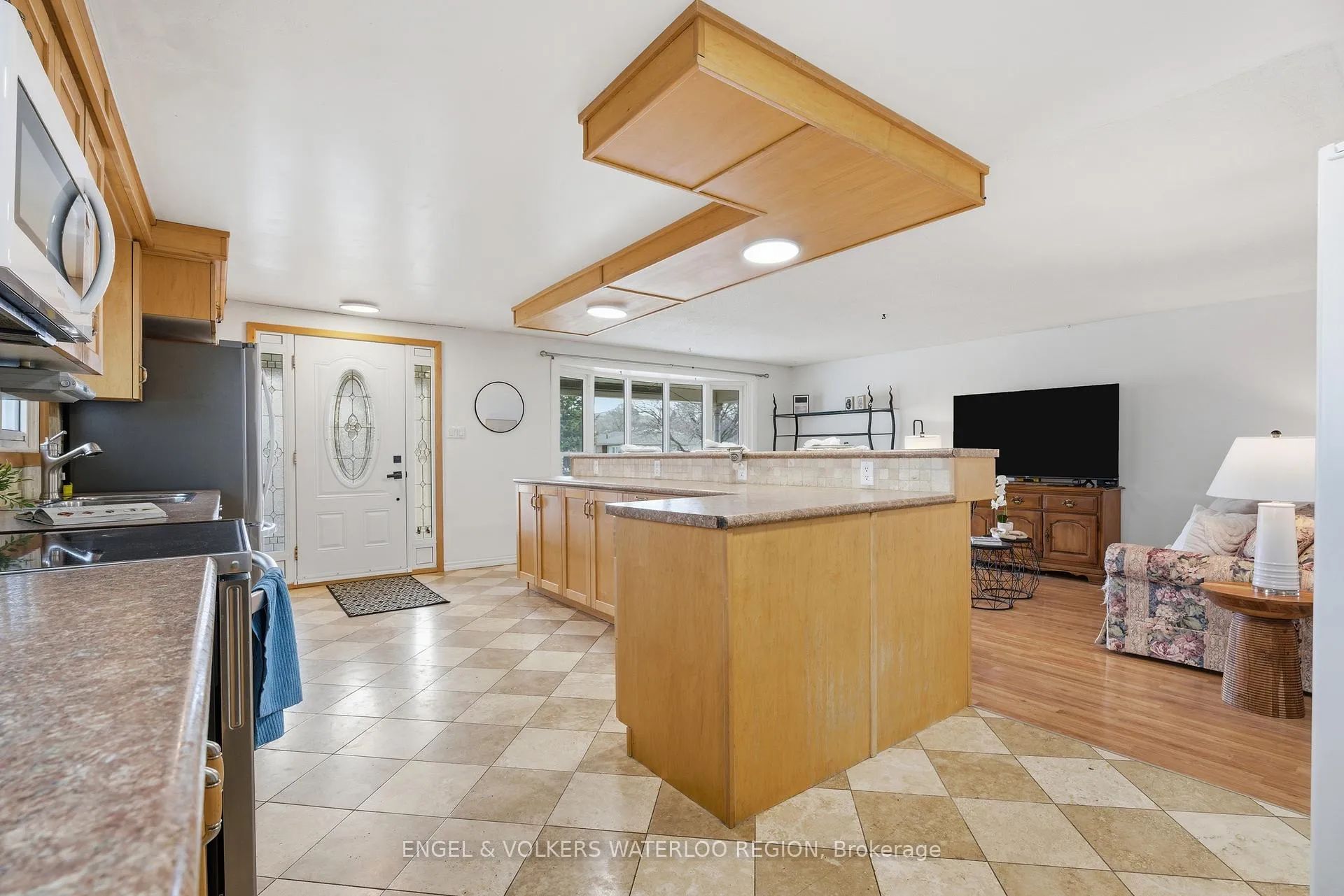 Photo 9 of 515 Strasburg Road, Kitchener, Alpine — HOMEH