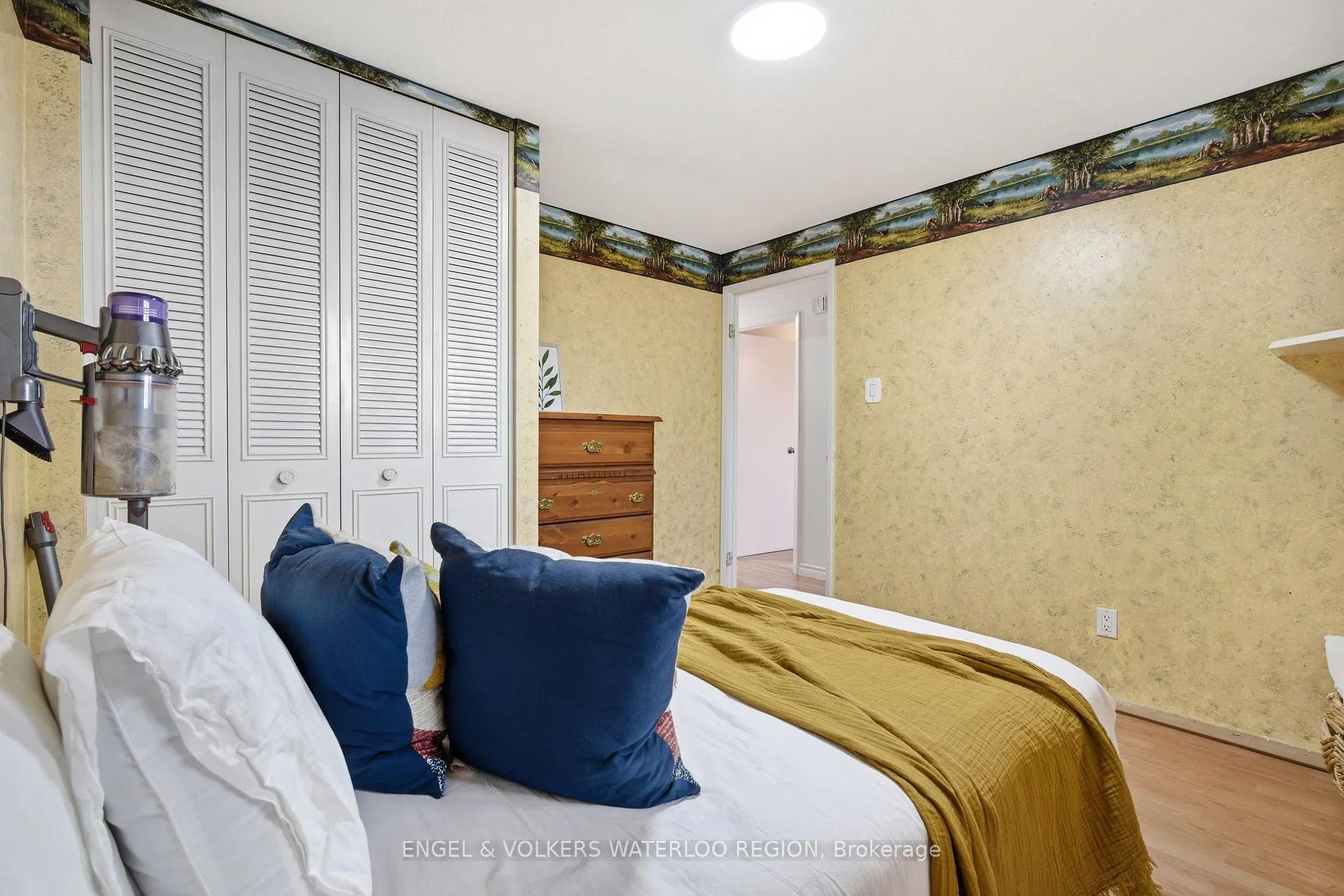 Photo 21 of 515 Strasburg Road, Kitchener, Alpine — HOMEH