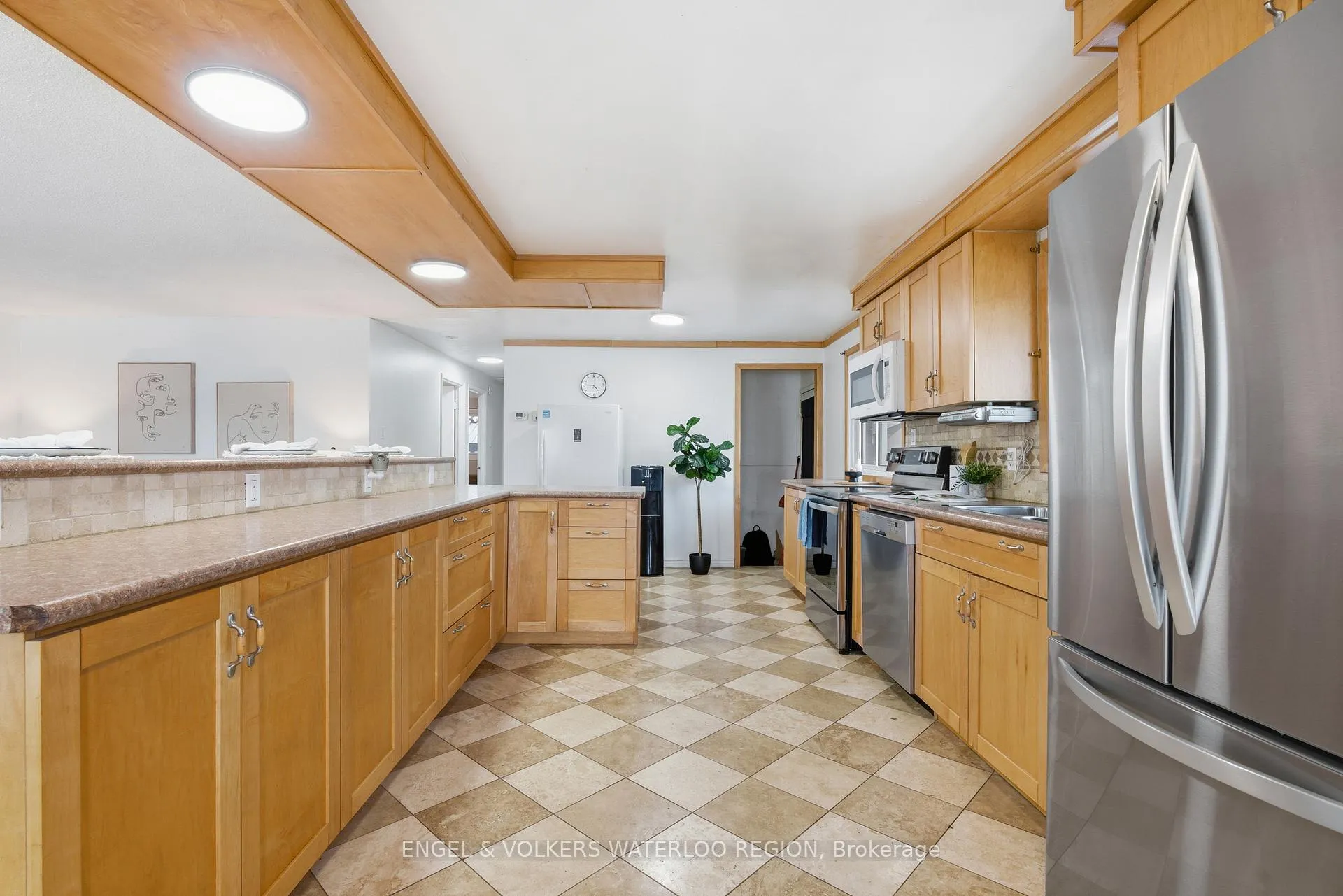 Photo 26 of 515 Strasburg Road, Kitchener, Alpine — HOMEH