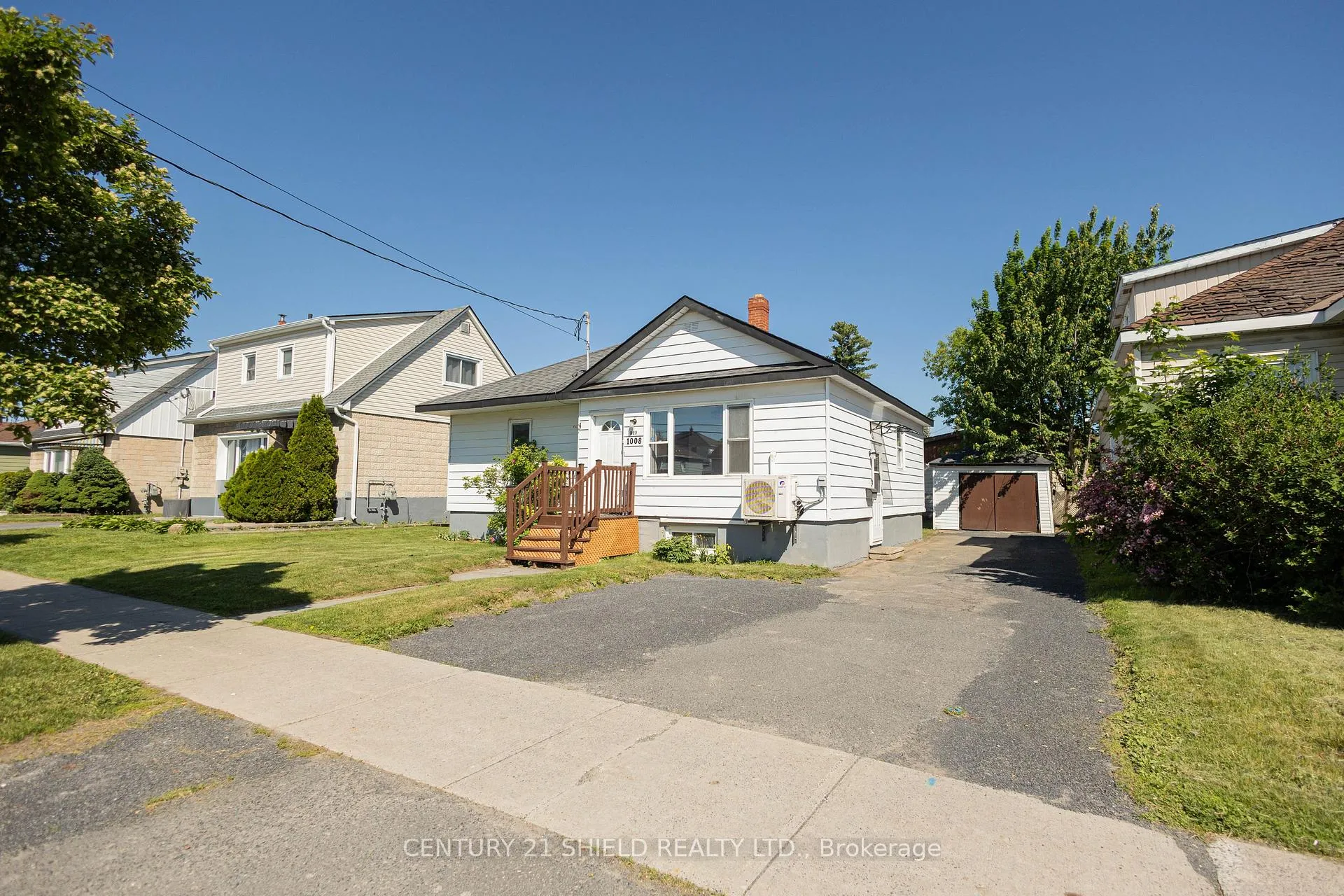 Front of 1008 Second Street E.