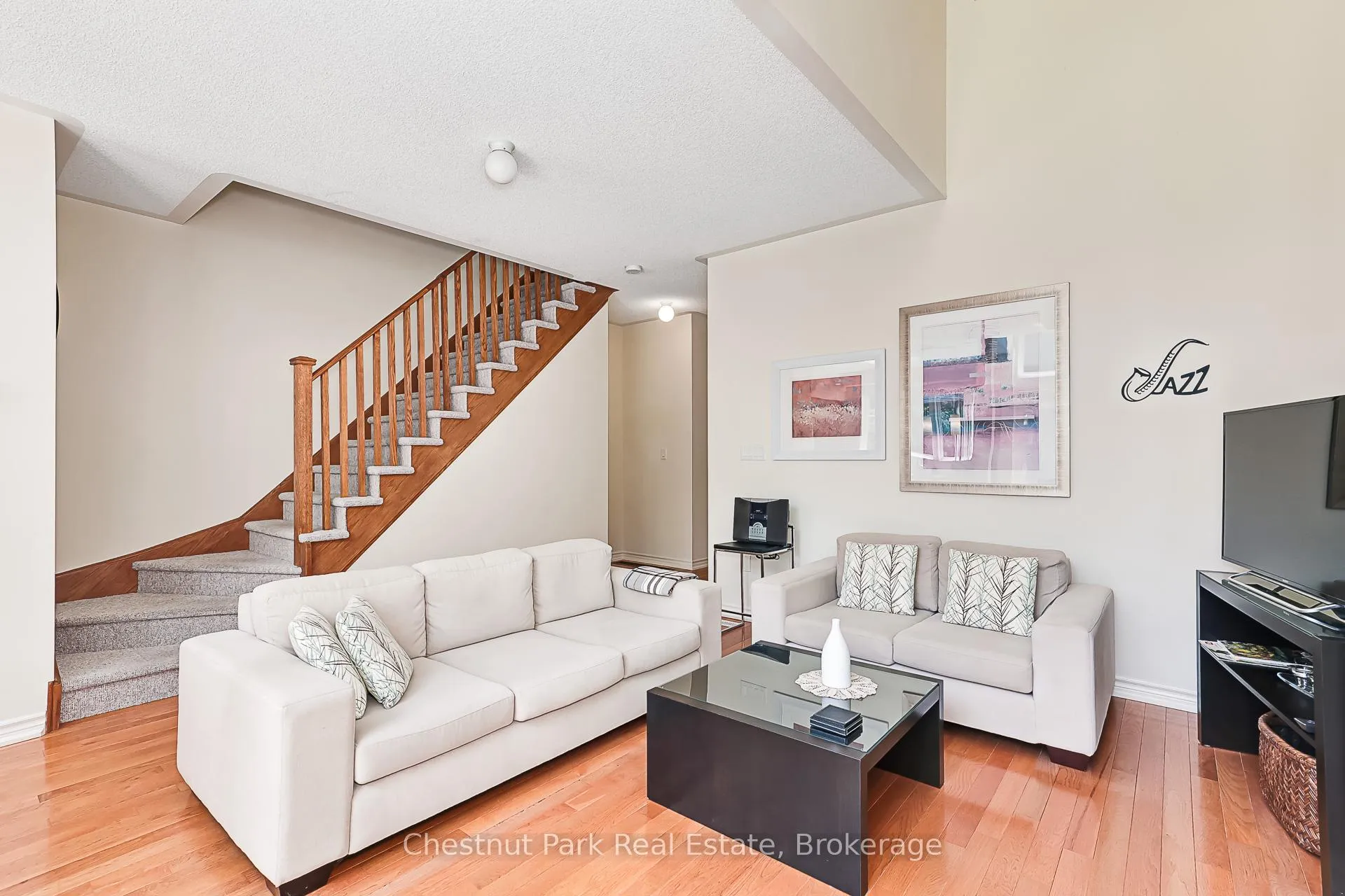 Photo 9 of 53 Joseph Trail, Collingwood — HOMEH