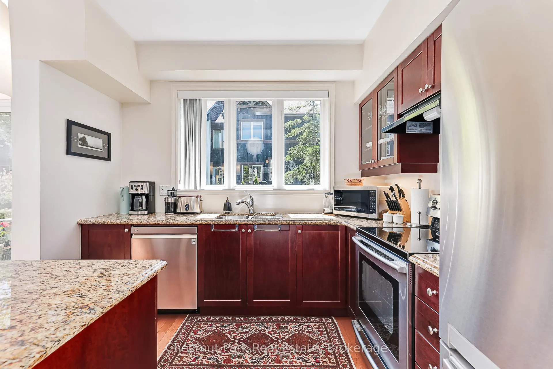 Photo 14 of 53 Joseph Trail, Collingwood — HOMEH