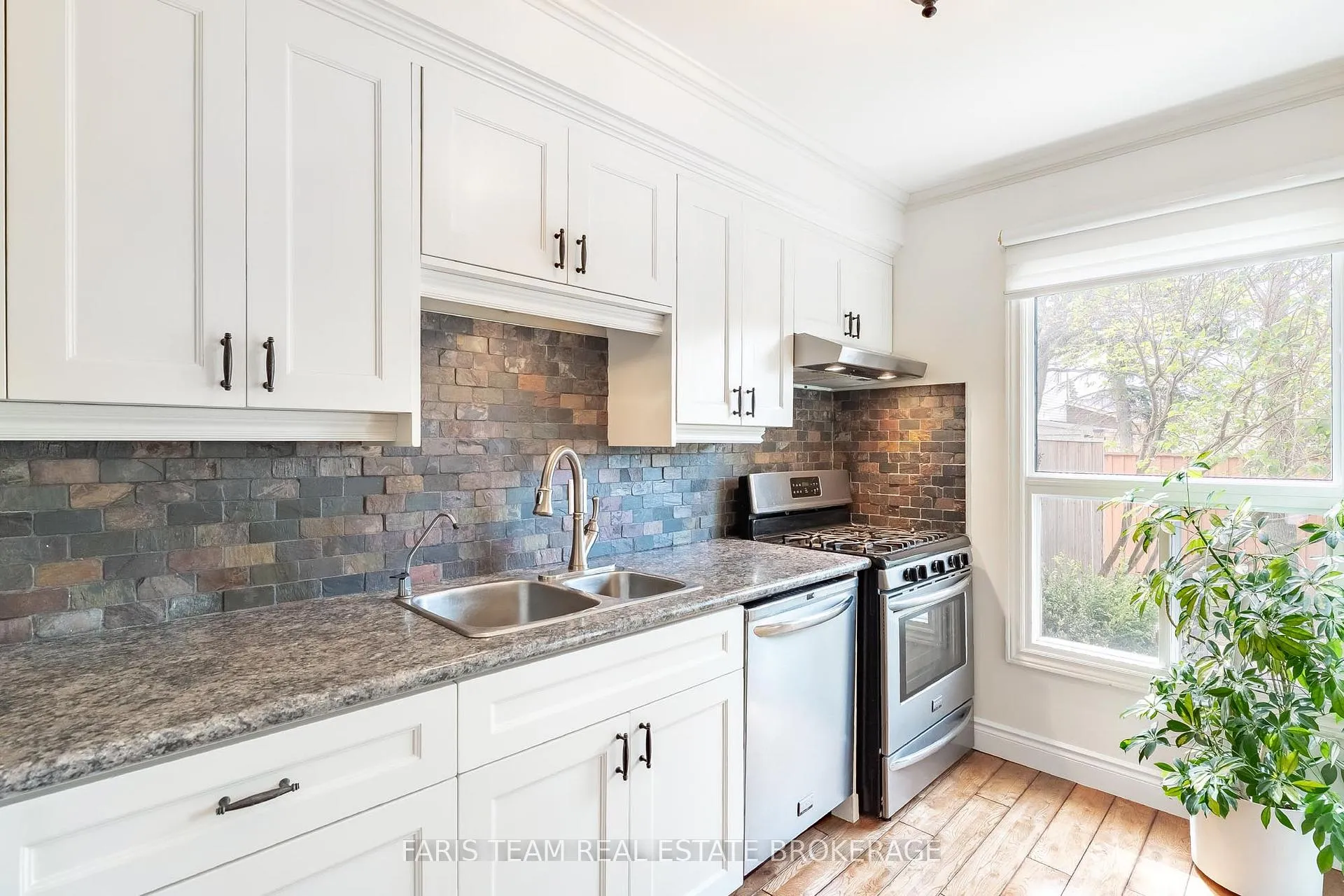 Photo 6 of Unit 64, 165 Kozlov Street, Barrie, West Bayfield — HOMEH