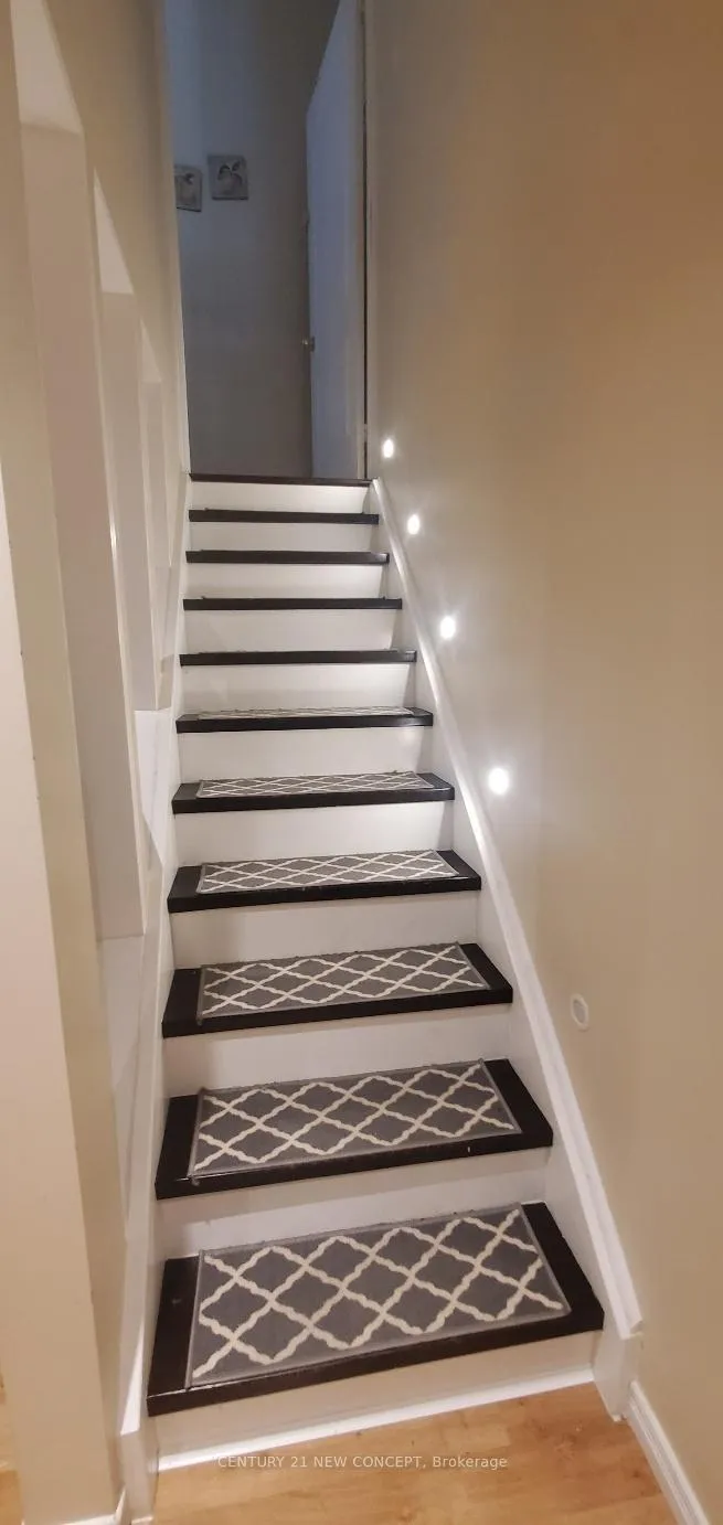 Photo 2 of Unit Basement, 2468 Pebblestone Court, Oakville, West Oak Trails — HOMEH