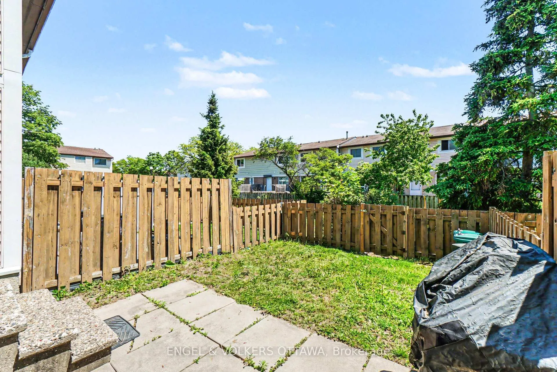 Photo 16 of 4557 Dora Crescent, Ottawa, Cyrville — HOMEH