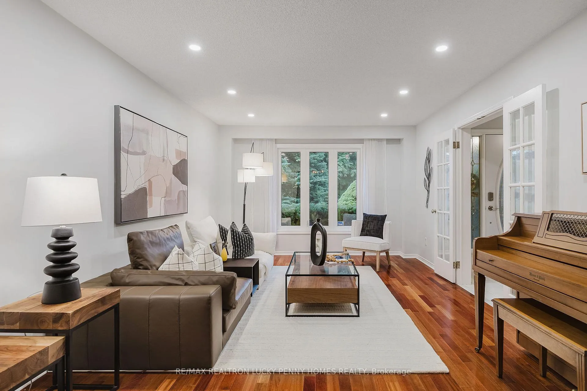 Photo 7 of 4 McPhail Court, Markham, Buttonville — HOMEH