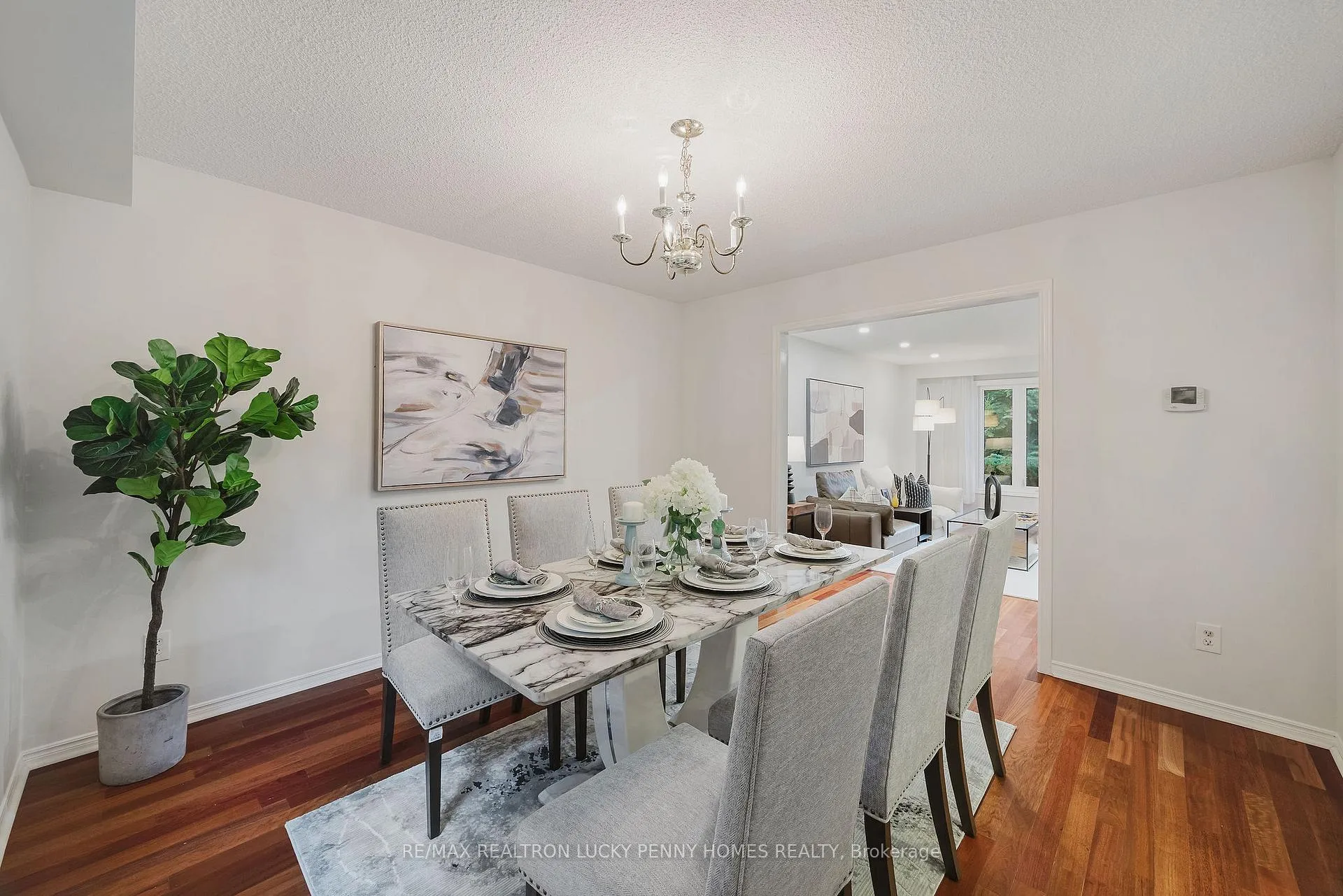 Photo 8 of 4 McPhail Court, Markham, Buttonville — HOMEH