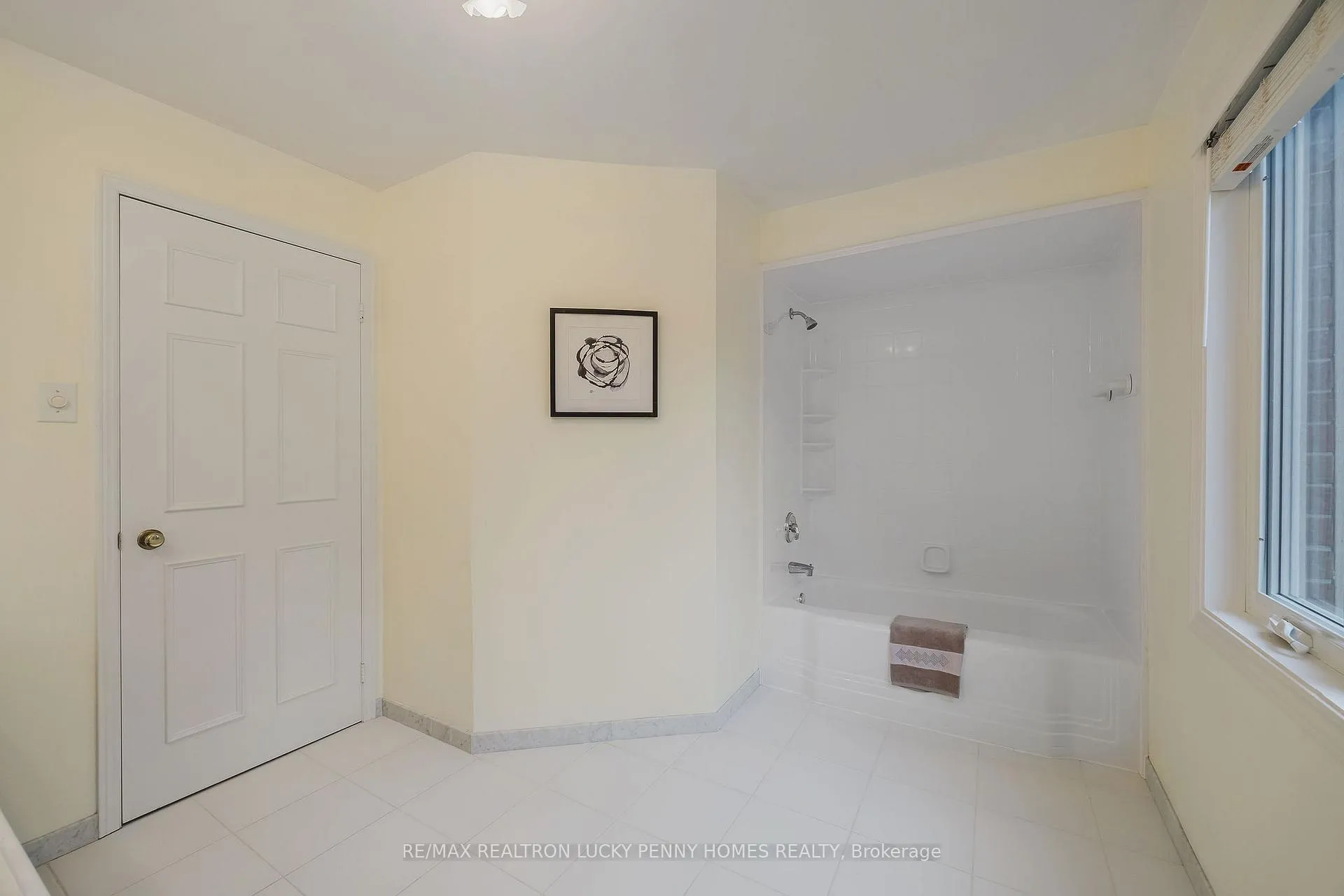 Photo 22 of 4 McPhail Court, Markham, Buttonville — HOMEH