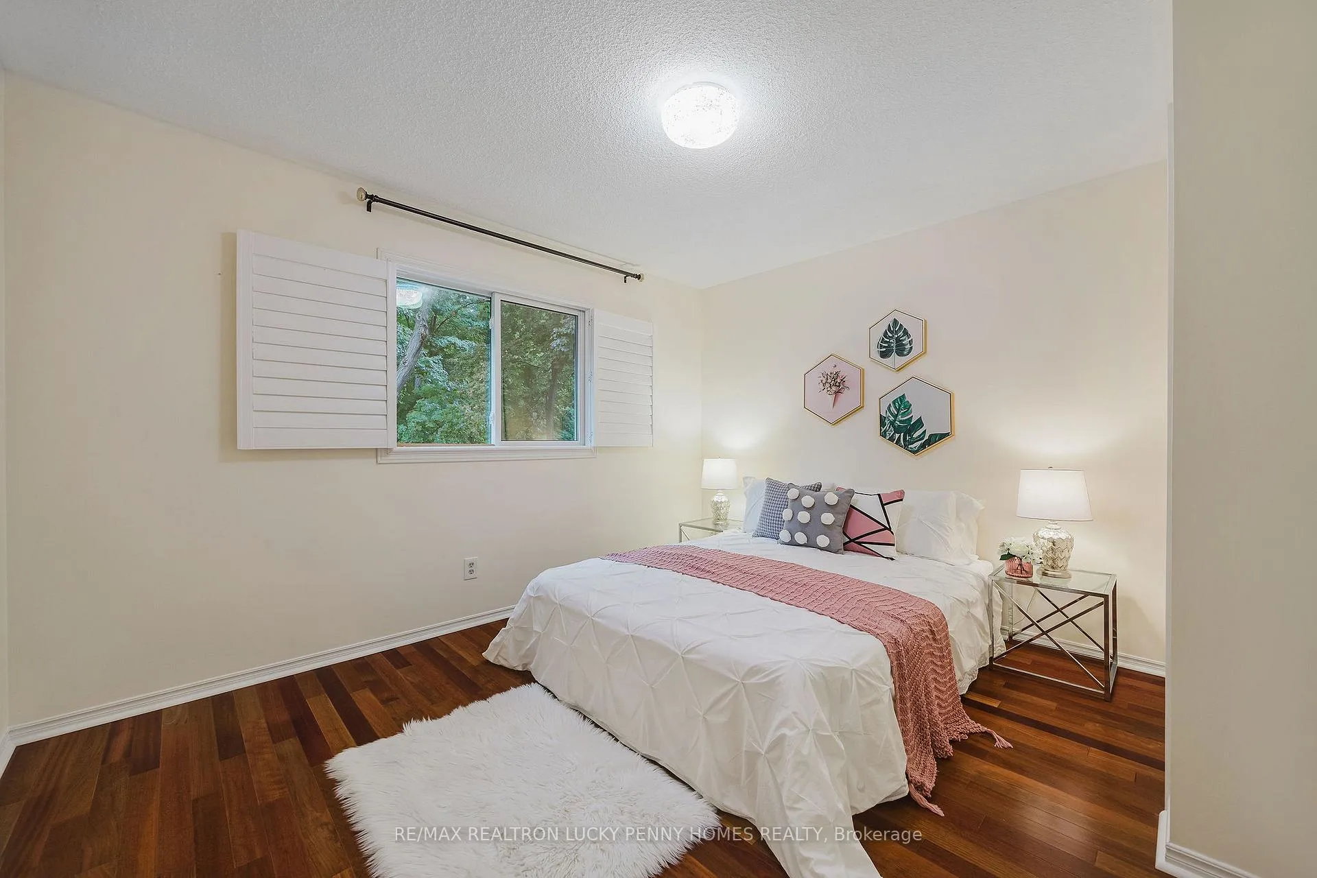 Photo 24 of 4 McPhail Court, Markham, Buttonville — HOMEH