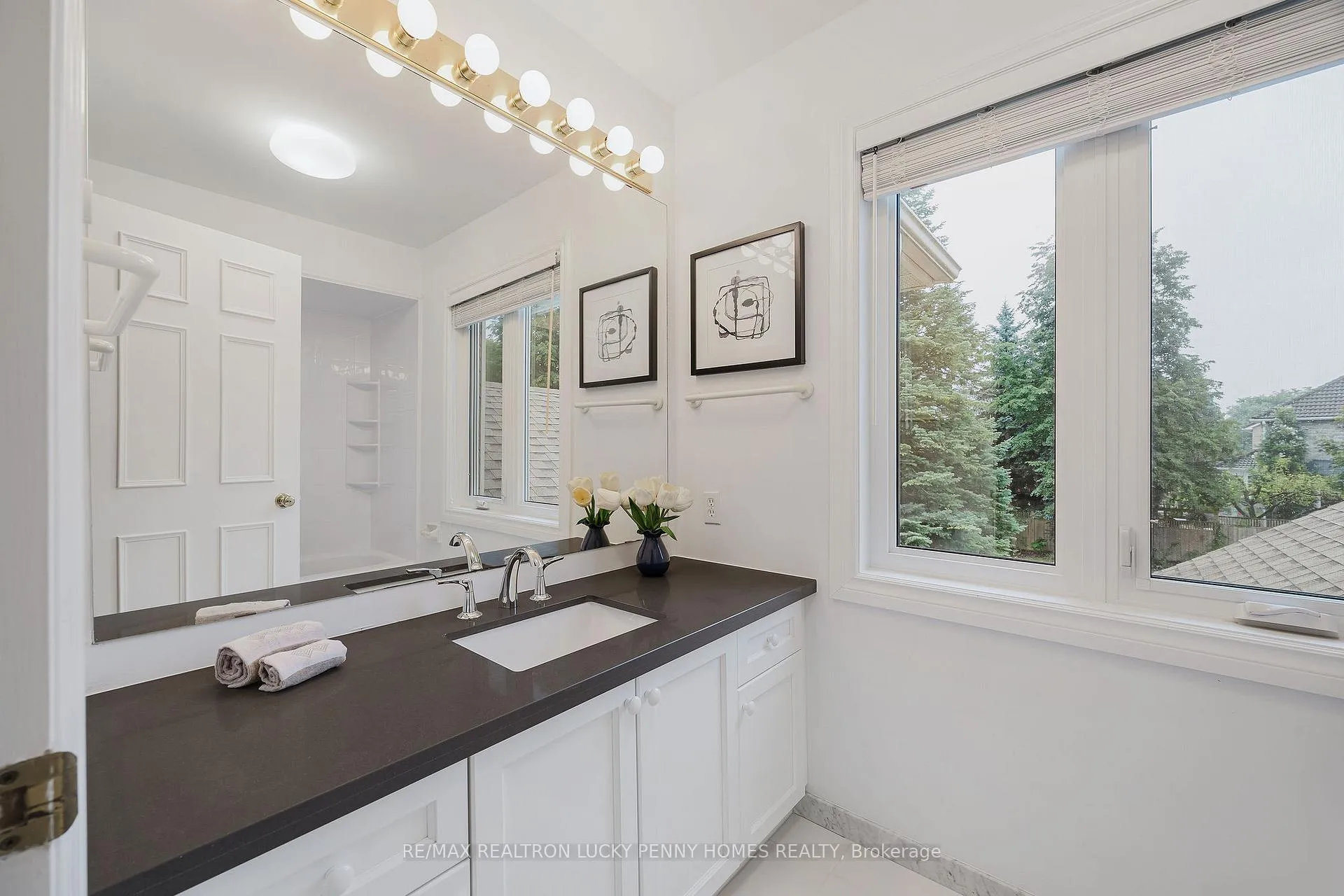 Photo 26 of 4 McPhail Court, Markham, Buttonville — HOMEH