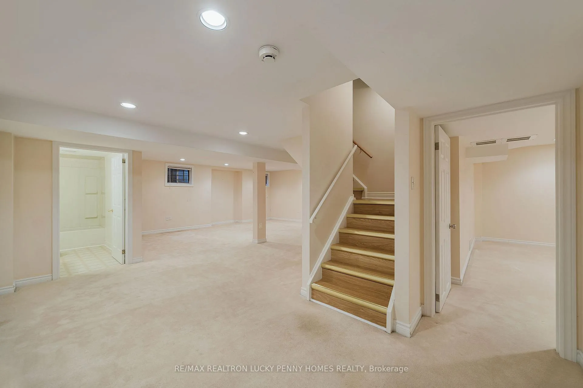 Photo 28 of 4 McPhail Court, Markham, Buttonville — HOMEH