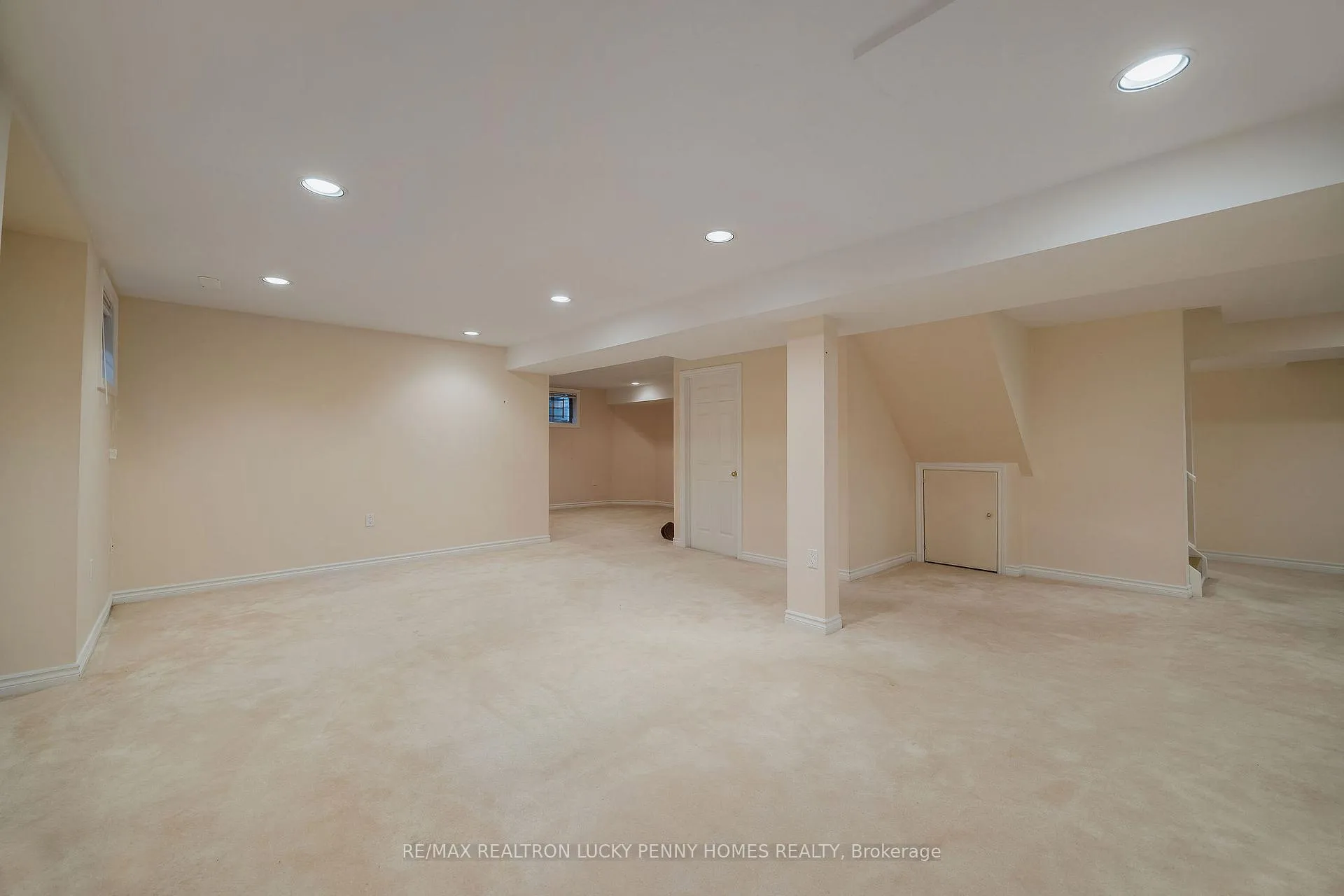 Photo 30 of 4 McPhail Court, Markham, Buttonville — HOMEH
