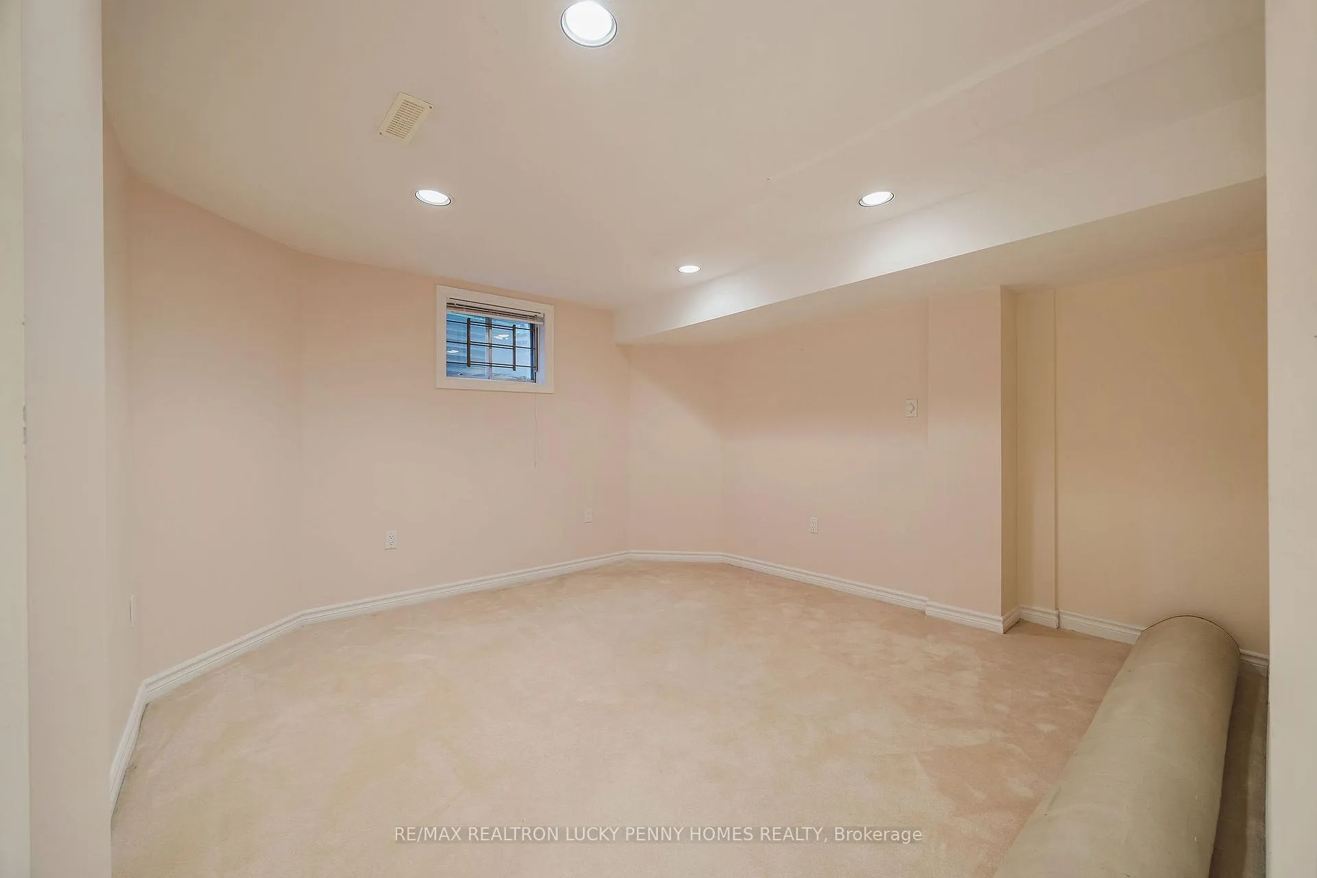 Photo 32 of 4 McPhail Court, Markham, Buttonville — HOMEH