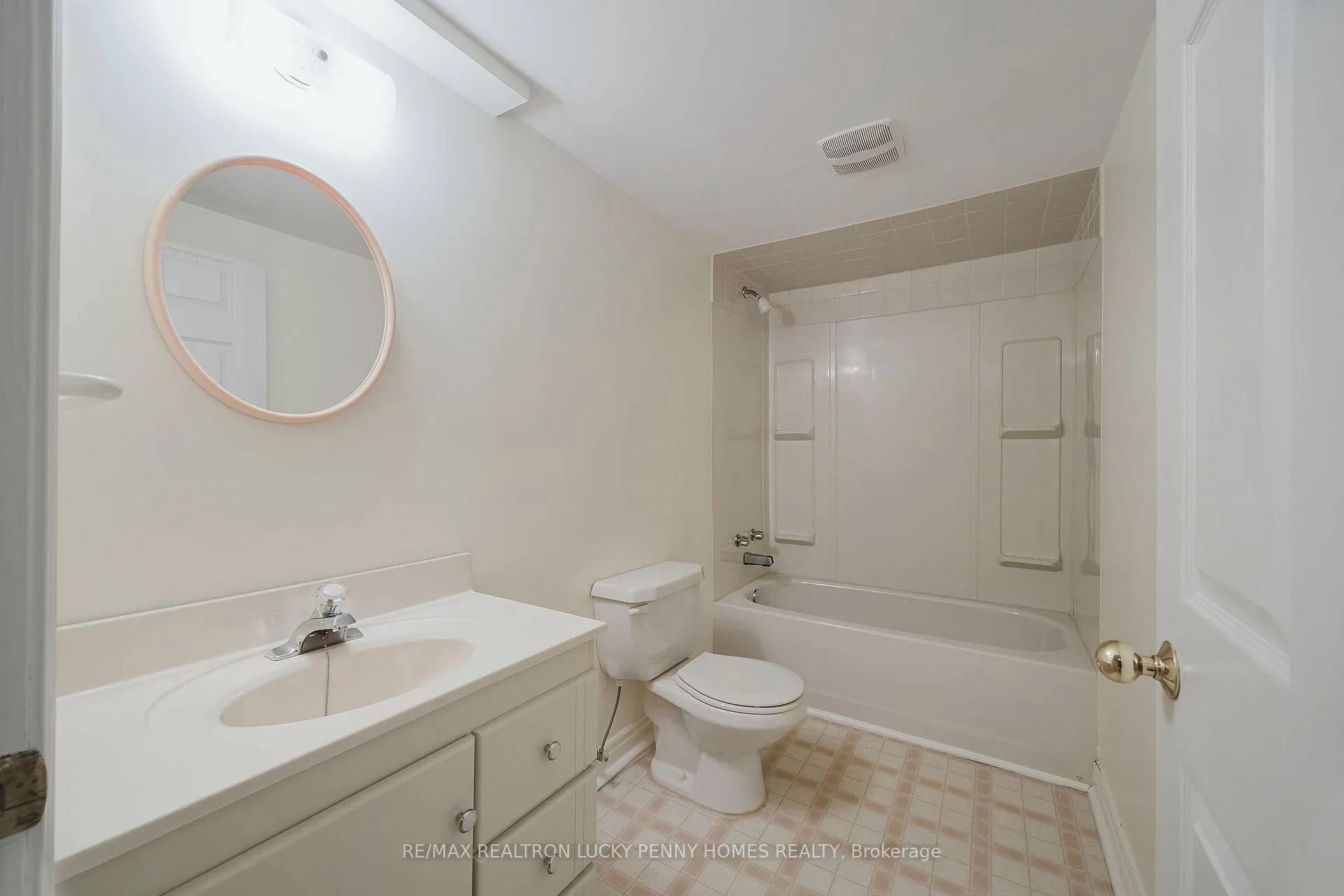 Photo 33 of 4 McPhail Court, Markham, Buttonville — HOMEH