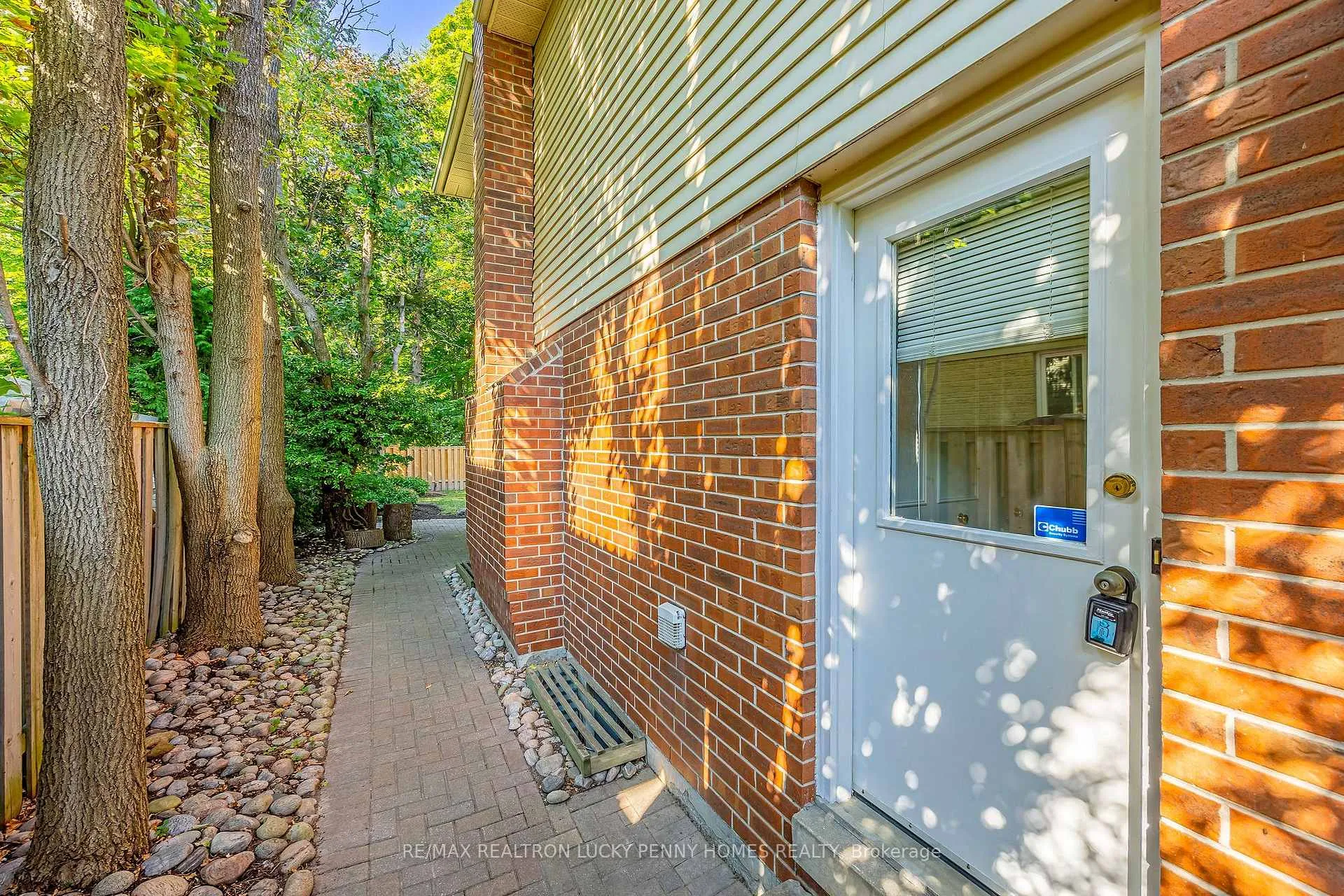 Photo 35 of 4 McPhail Court, Markham, Buttonville — HOMEH