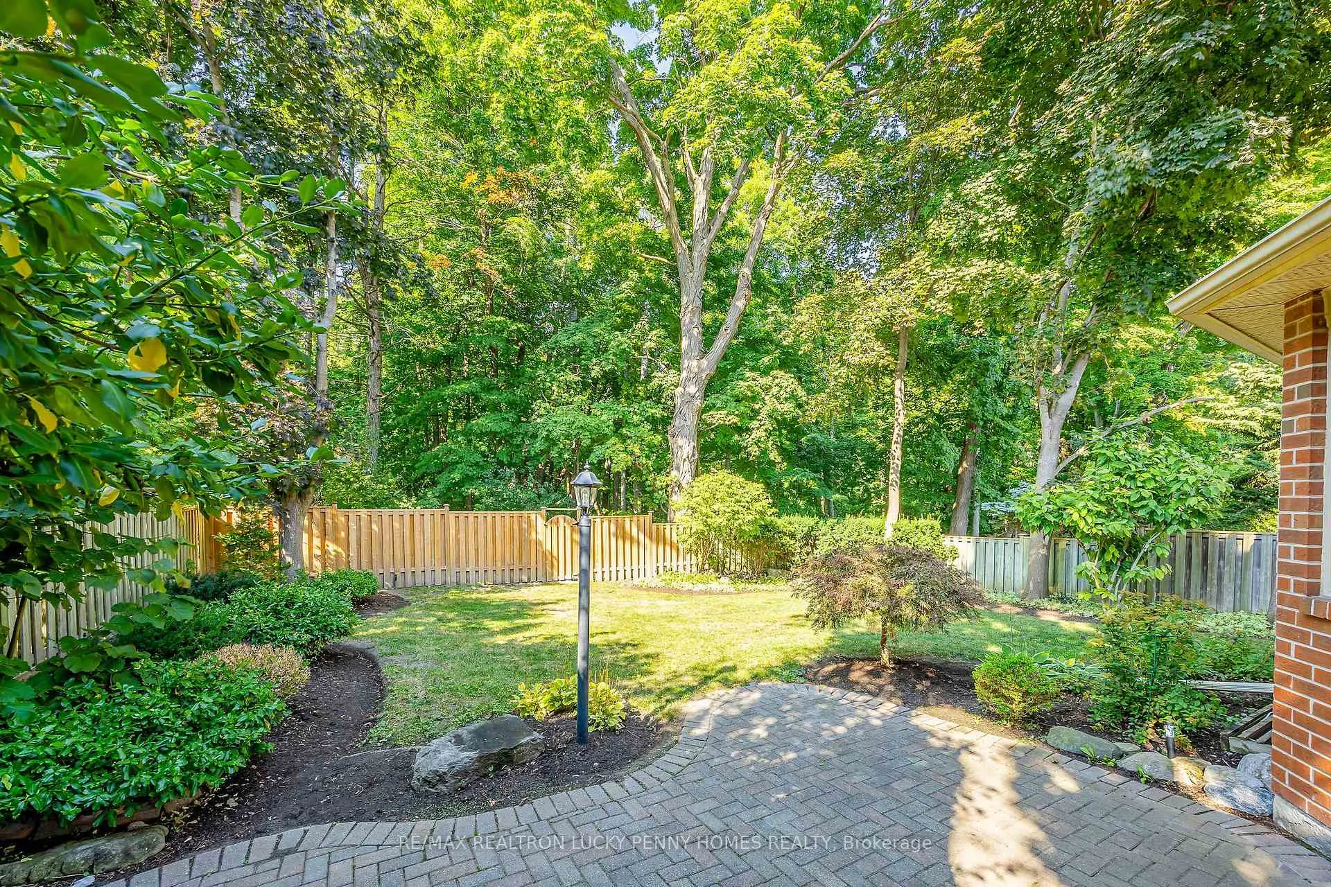 Photo 36 of 4 McPhail Court, Markham, Buttonville — HOMEH