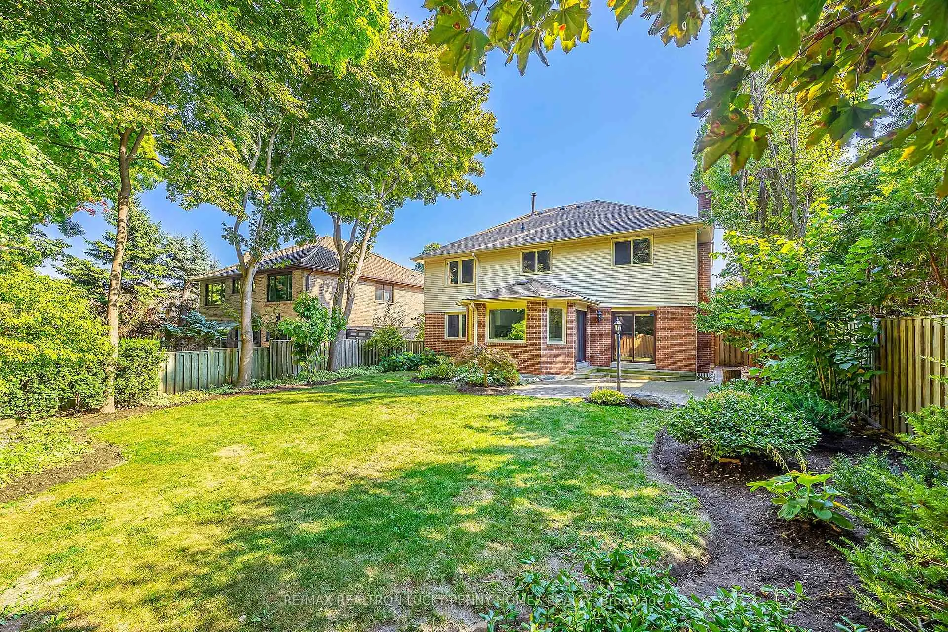 Photo 38 of 4 McPhail Court, Markham, Buttonville — HOMEH