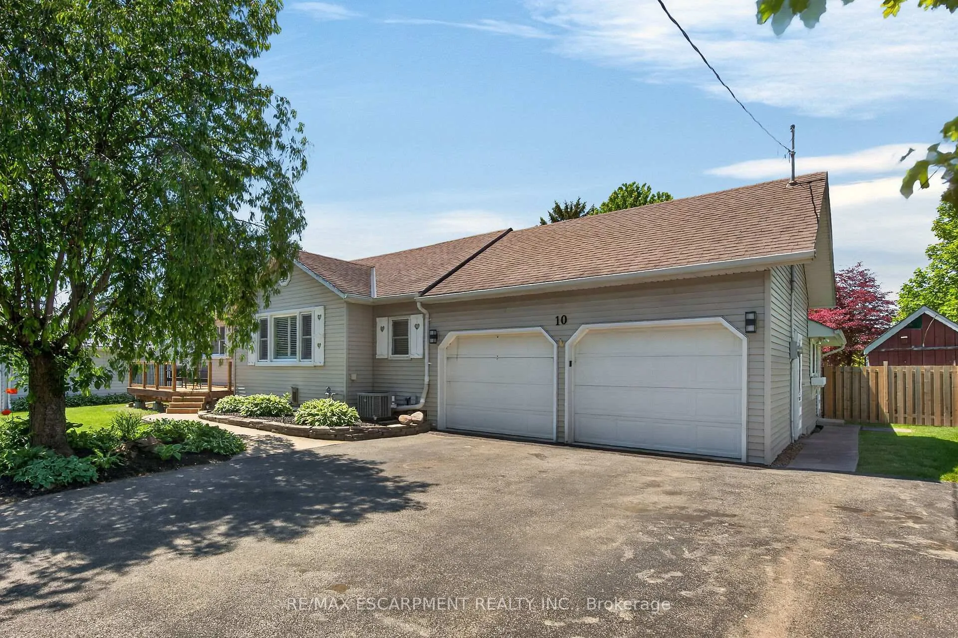 Photo 2 of 10 Elm Street, Norfolk, Simcoe — HOMEH
