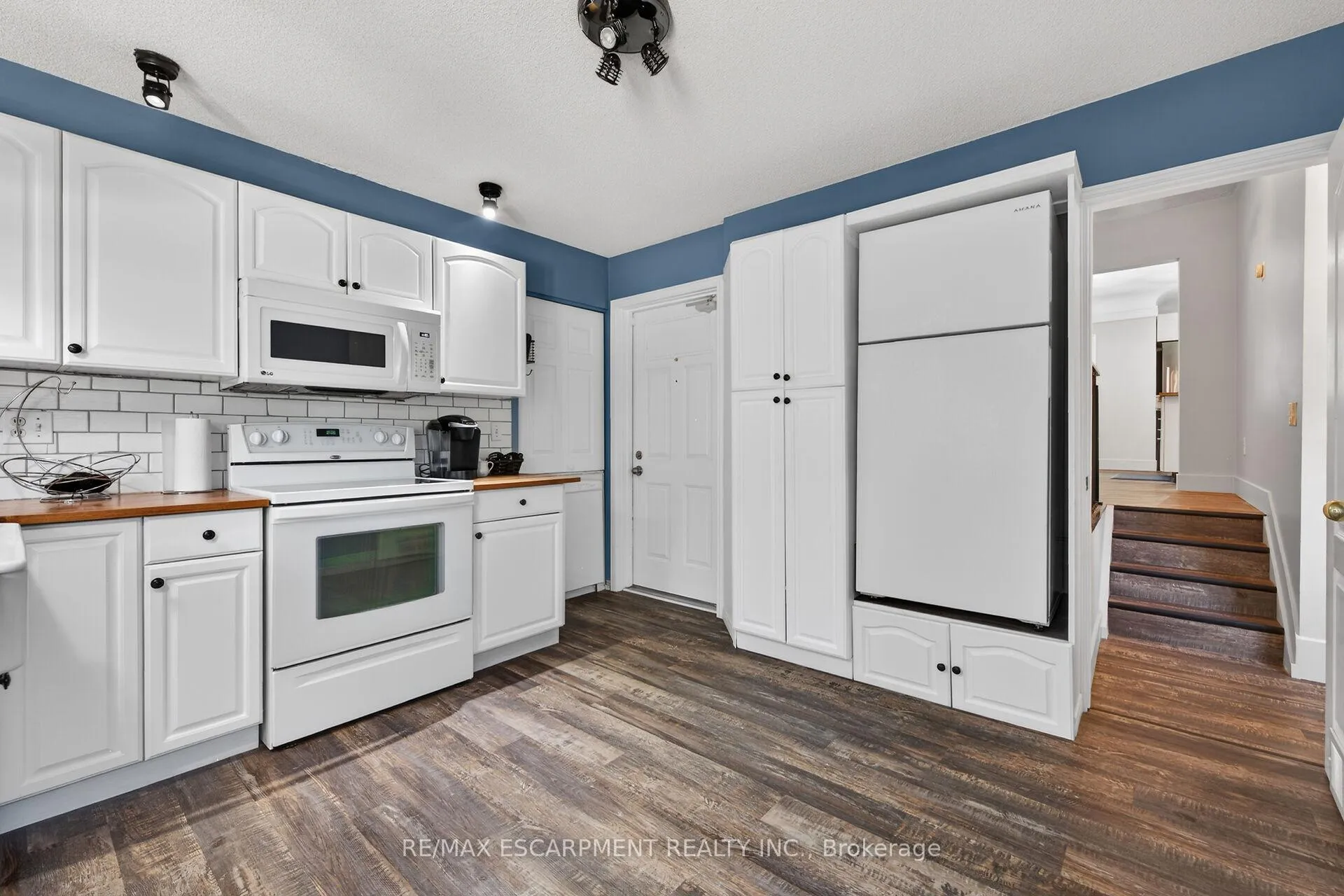 Photo 13 of 10 Elm Street, Norfolk, Simcoe — HOMEH
