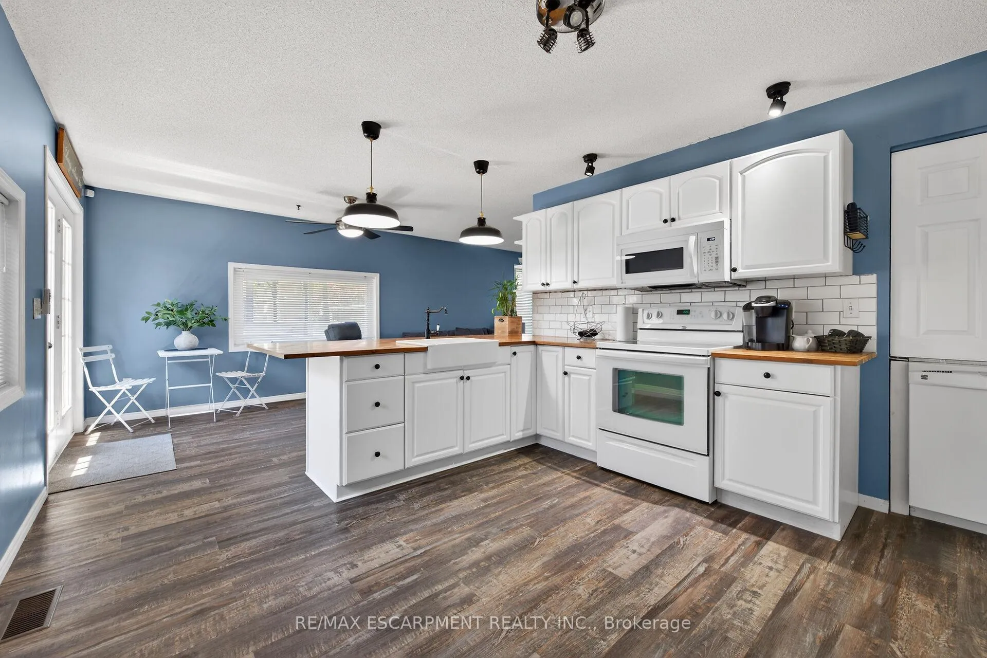 Photo 15 of 10 Elm Street, Norfolk, Simcoe — HOMEH