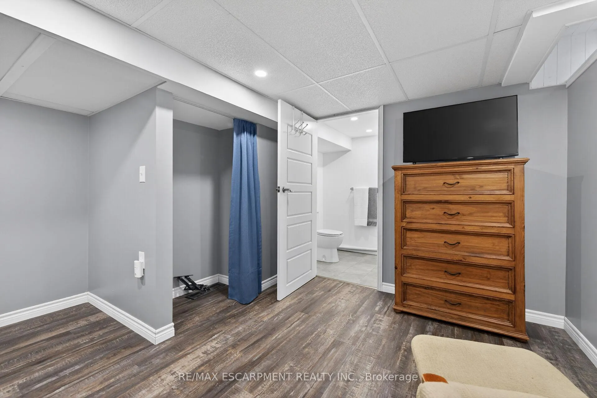 Photo 31 of 10 Elm Street, Norfolk, Simcoe — HOMEH