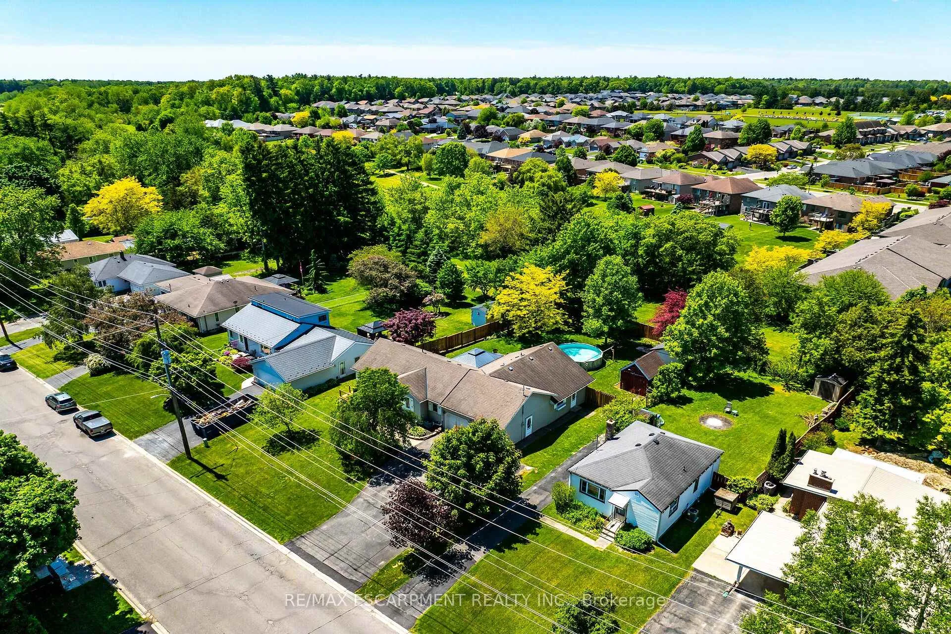 Photo 45 of 10 Elm Street, Norfolk, Simcoe — HOMEH