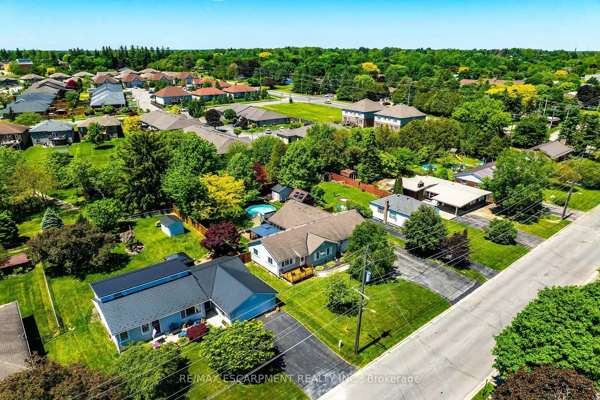 Photo 46 of 10 Elm Street, Norfolk, Simcoe — HOMEH