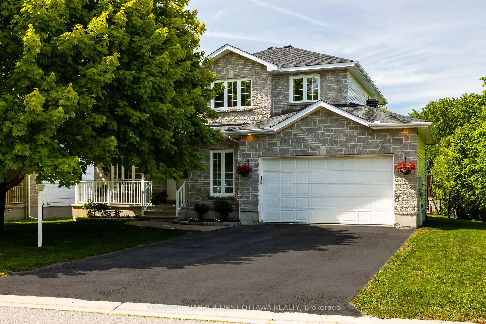 Photo 1 of 187 Glenncastle Drive, Ottawa, Carp — HOMEH