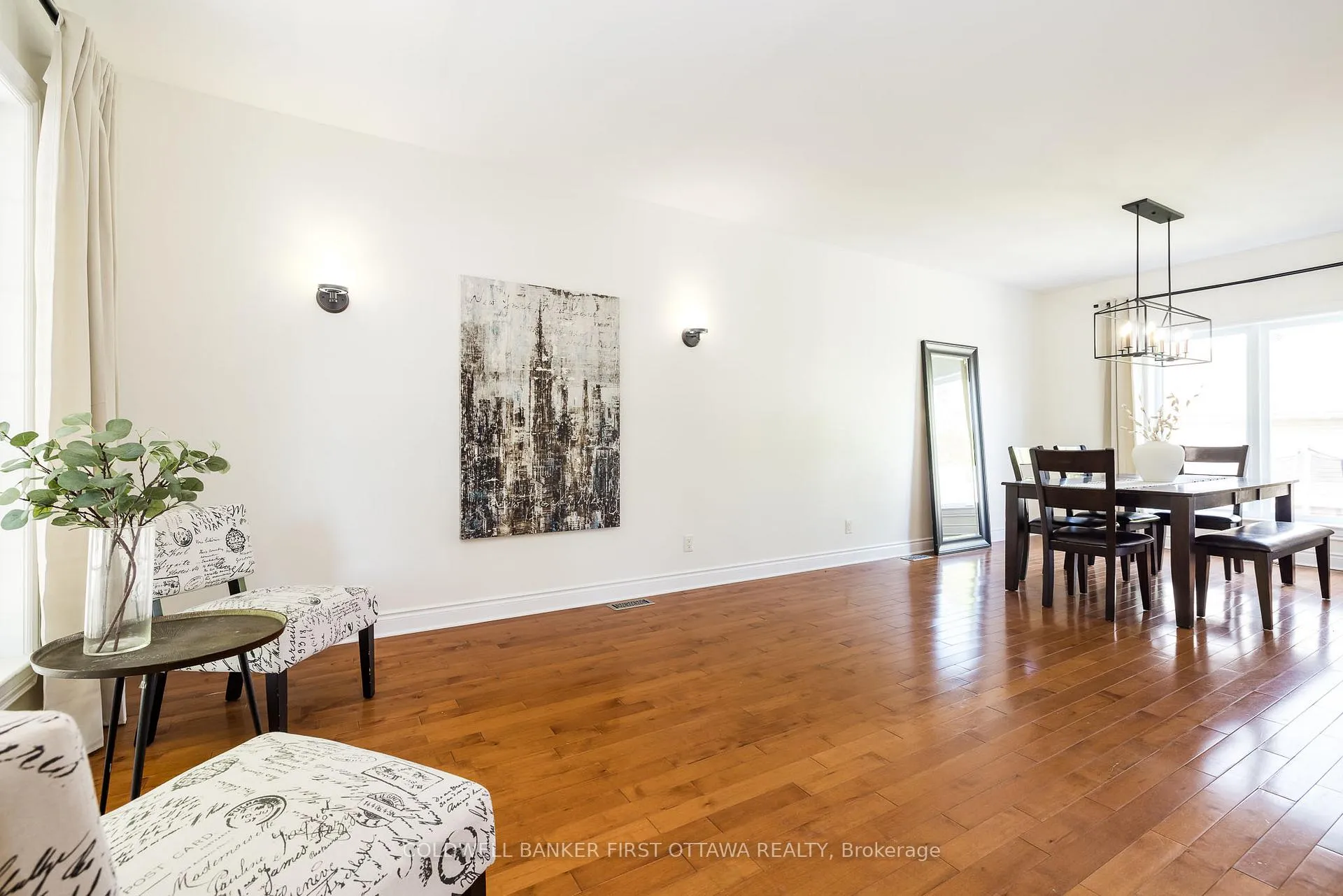 Photo 5 of 187 Glenncastle Drive, Ottawa, Carp — HOMEH