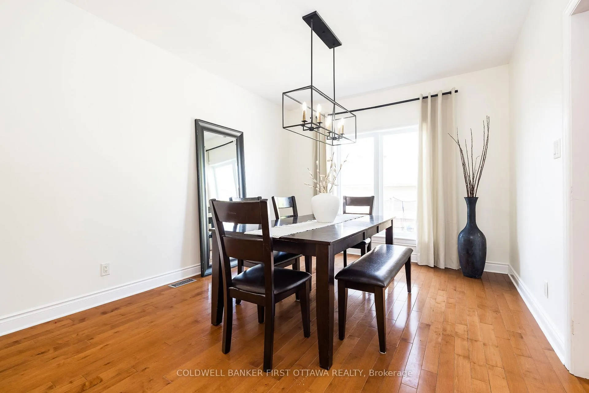 Photo 8 of 187 Glenncastle Drive, Ottawa, Carp — HOMEH