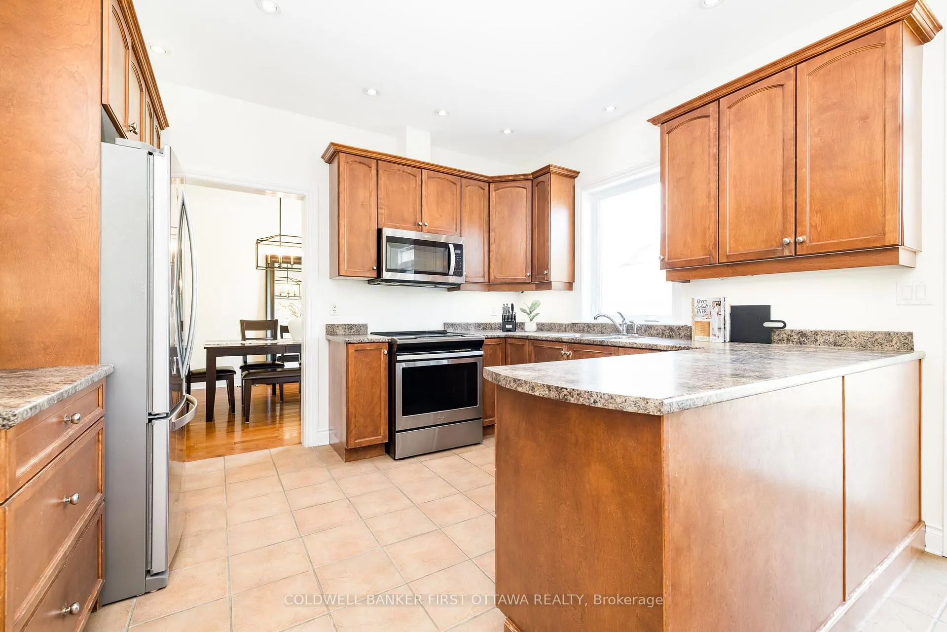 Photo 13 of 187 Glenncastle Drive, Ottawa, Carp — HOMEH
