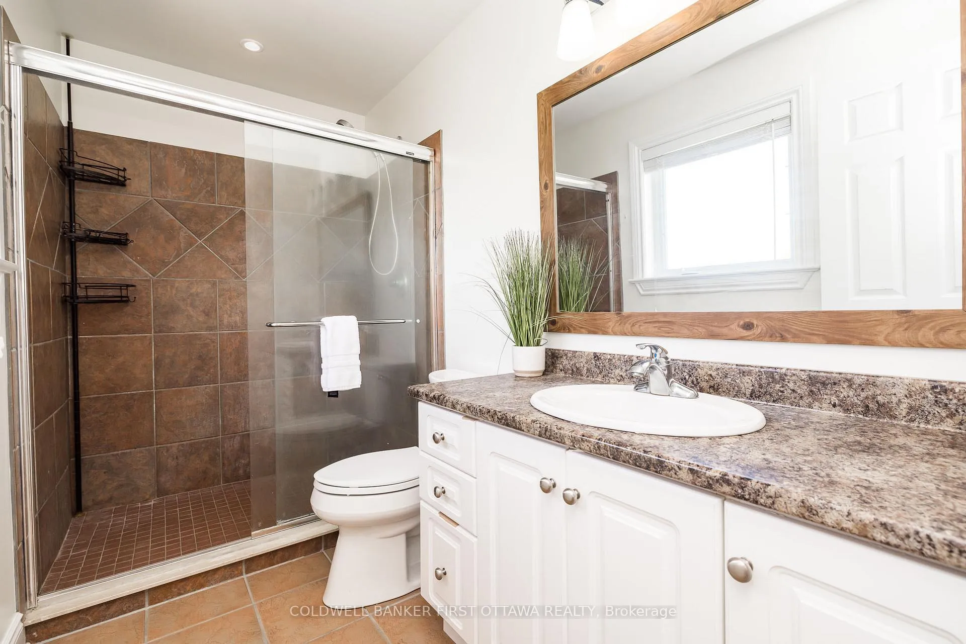 Photo 29 of 187 Glenncastle Drive, Ottawa, Carp — HOMEH