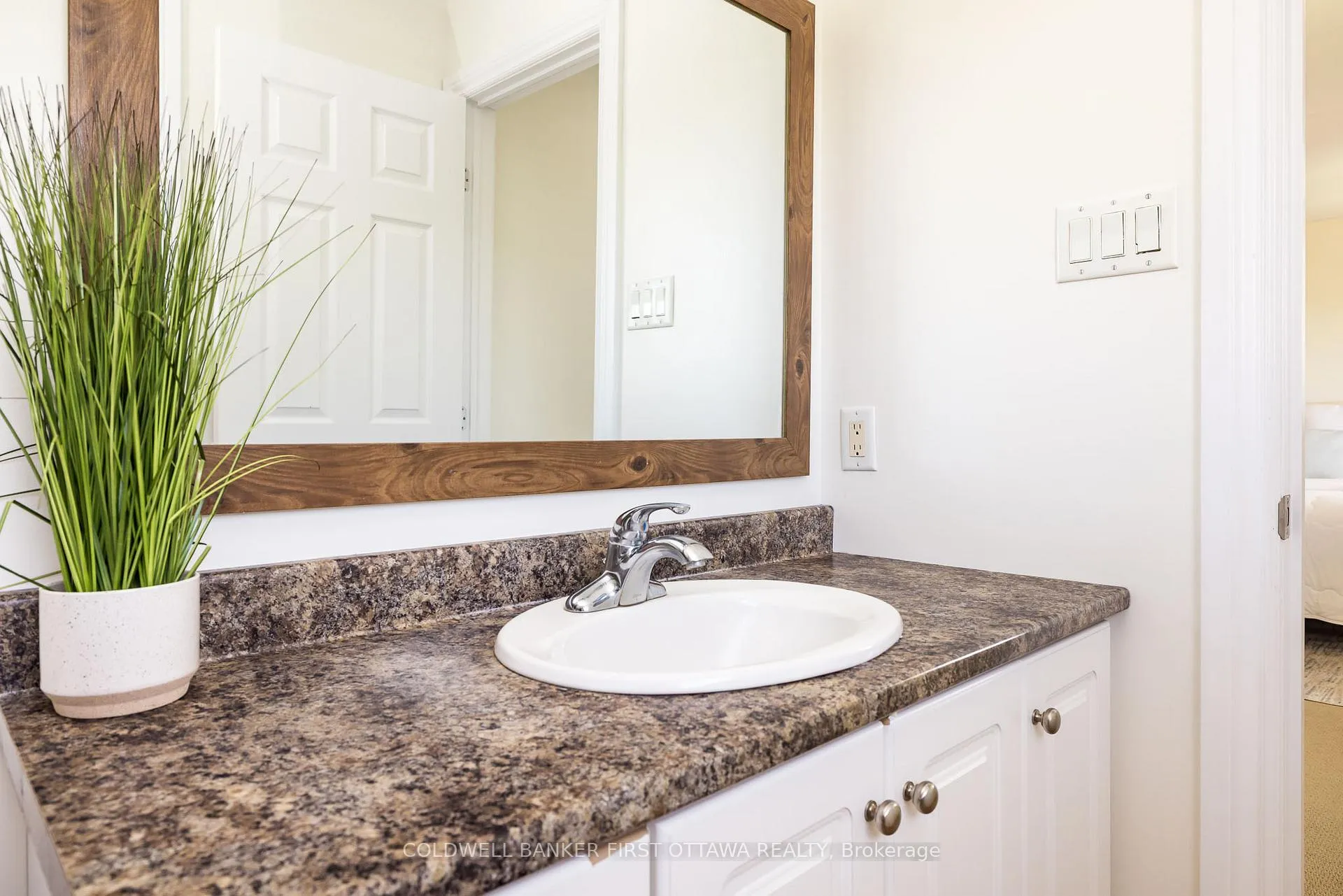 Photo 30 of 187 Glenncastle Drive, Ottawa, Carp — HOMEH