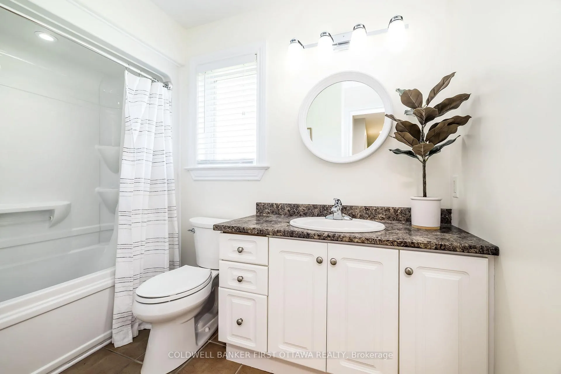 Photo 33 of 187 Glenncastle Drive, Ottawa, Carp — HOMEH