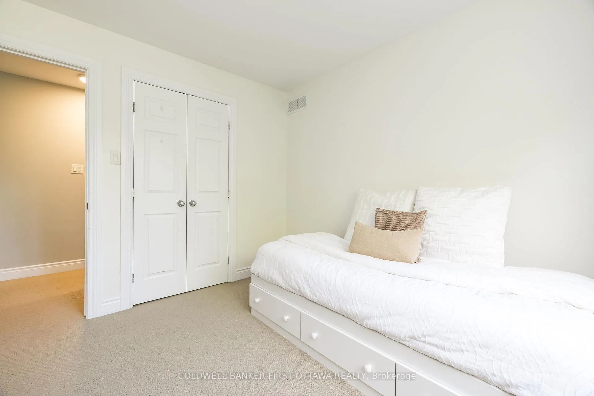 Photo 37 of 187 Glenncastle Drive, Ottawa, Carp — HOMEH
