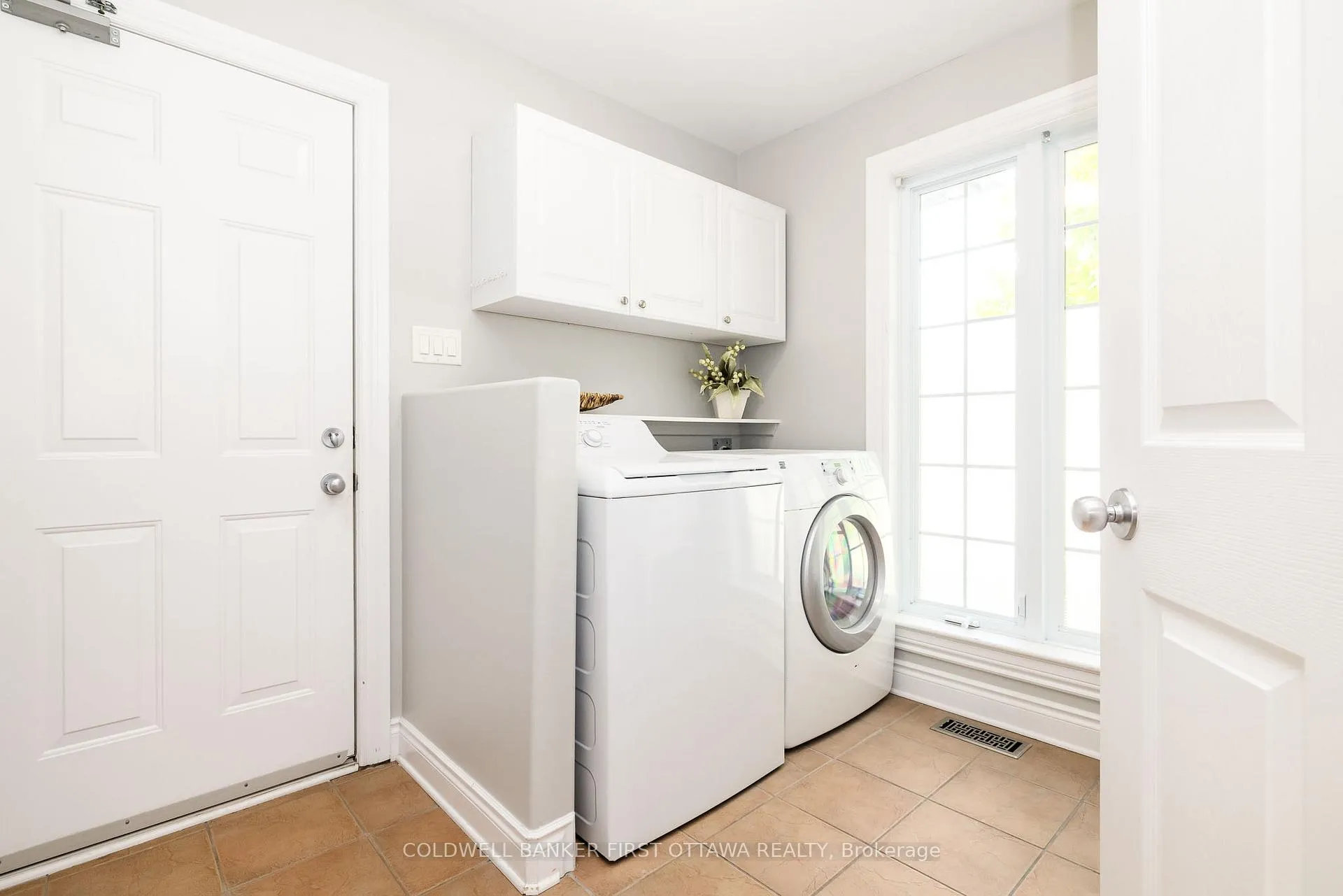 Photo 43 of 187 Glenncastle Drive, Ottawa, Carp — HOMEH