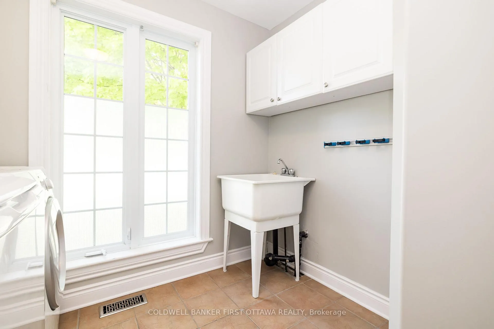 Photo 44 of 187 Glenncastle Drive, Ottawa, Carp — HOMEH