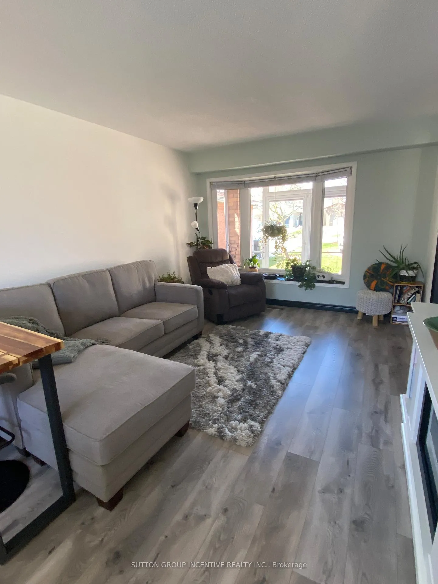 Photo 3 of 113 Garden Drive, Barrie, Allandale Heights — HOMEH