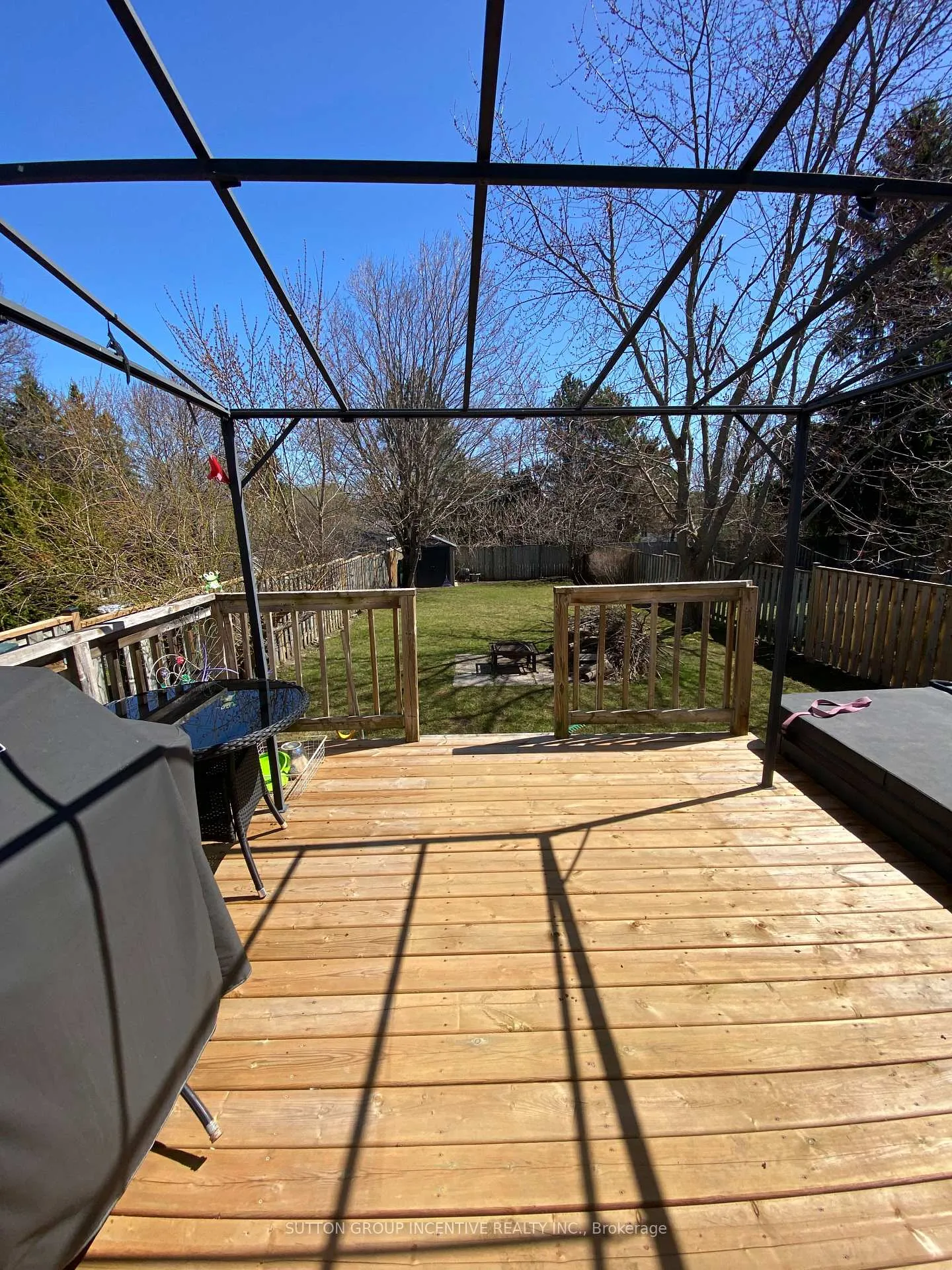 Photo 5 of 113 Garden Drive, Barrie, Allandale Heights — HOMEH