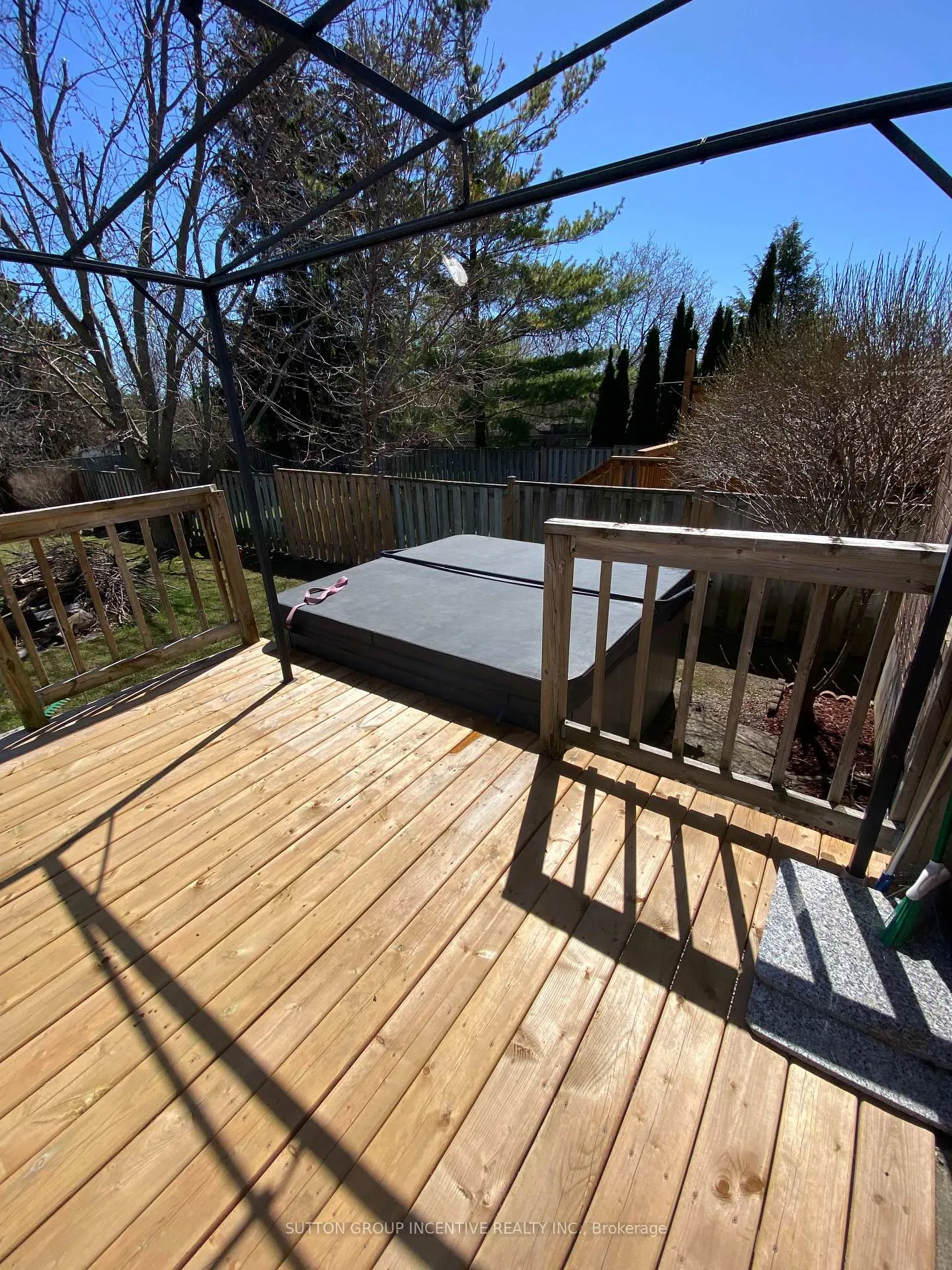 Photo 6 of 113 Garden Drive, Barrie, Allandale Heights — HOMEH