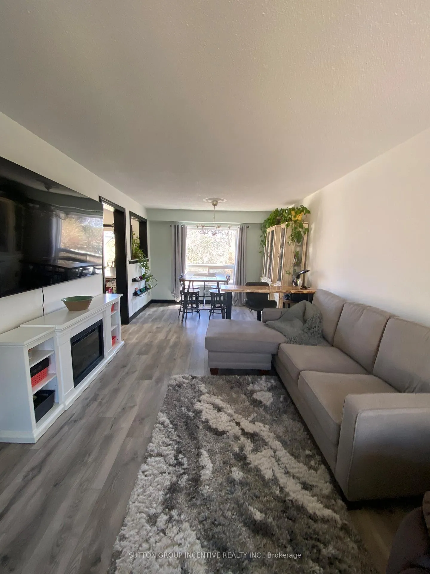 Photo 8 of 113 Garden Drive, Barrie, Allandale Heights — HOMEH