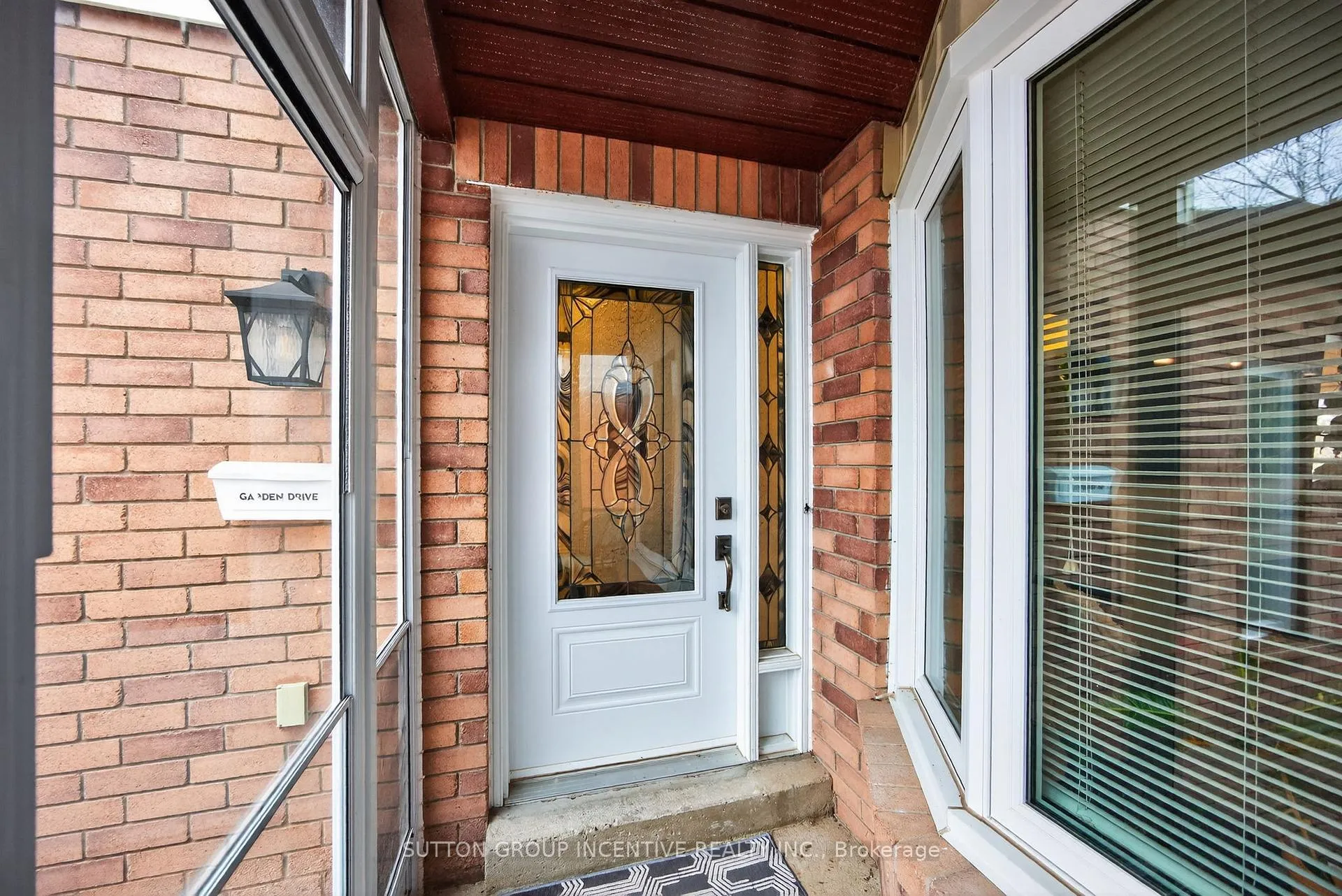 Photo 9 of 113 Garden Drive, Barrie, Allandale Heights — HOMEH